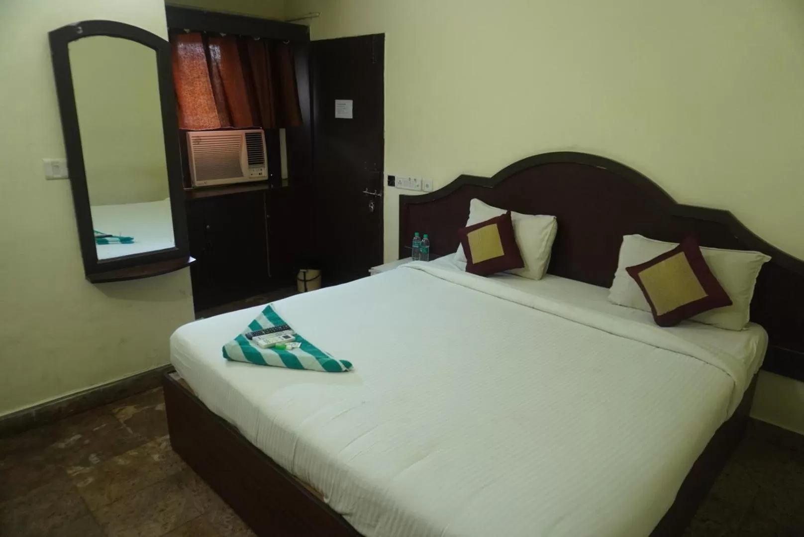 Bedroom, Bed in The Dolphin Park Hotel, Virugambakkam