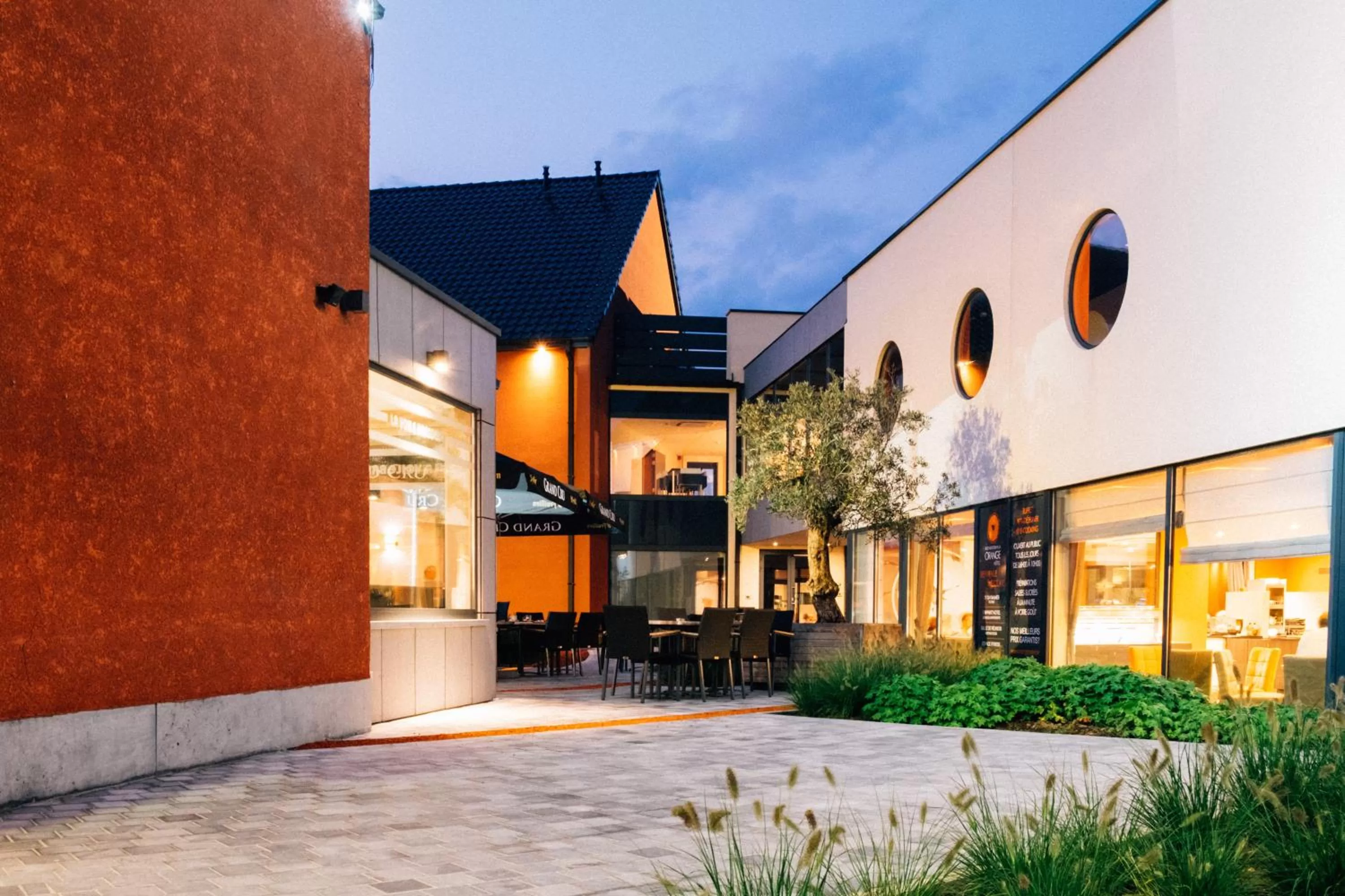 Patio in Orange Hotel La Louvière