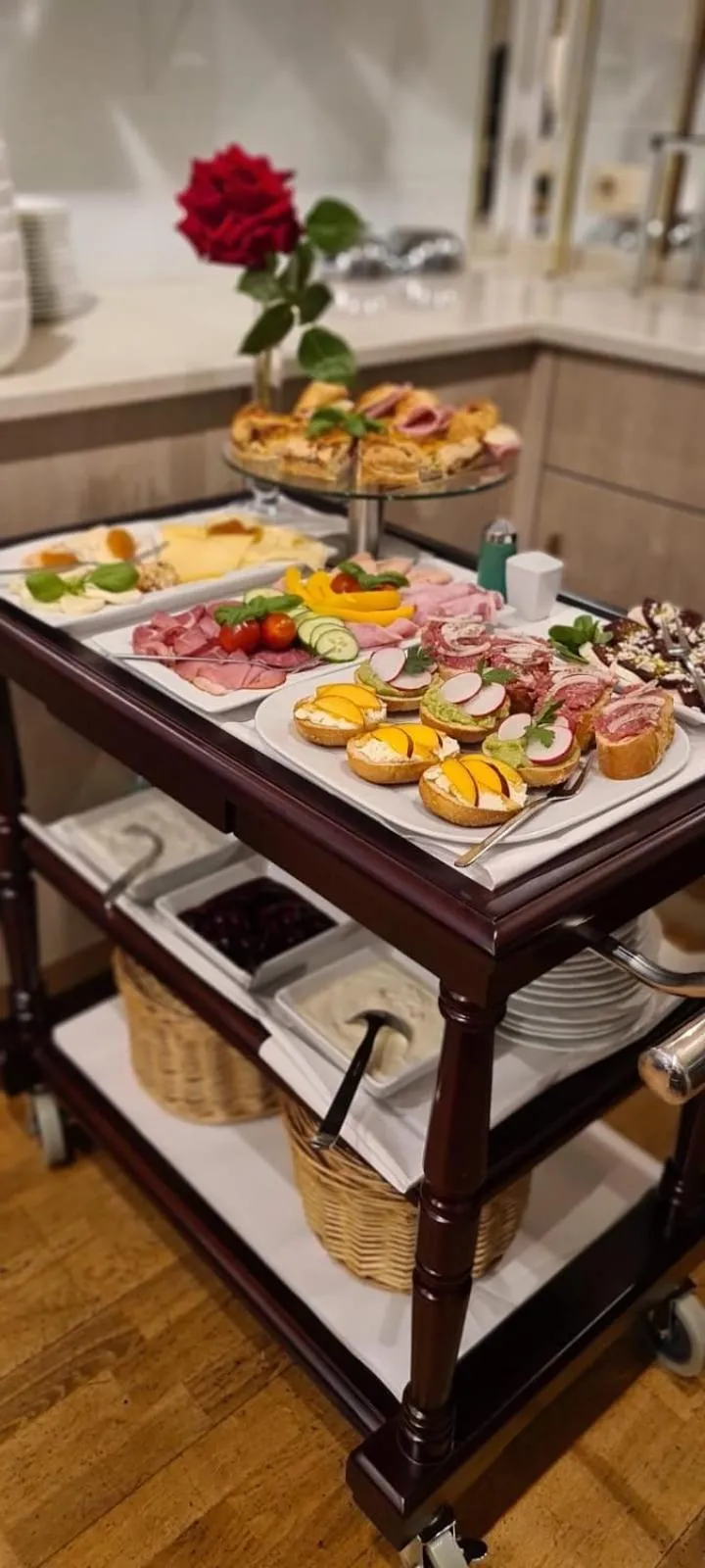 Breakfast in Hotel Elba am Kurfürstendamm - Design Chambers