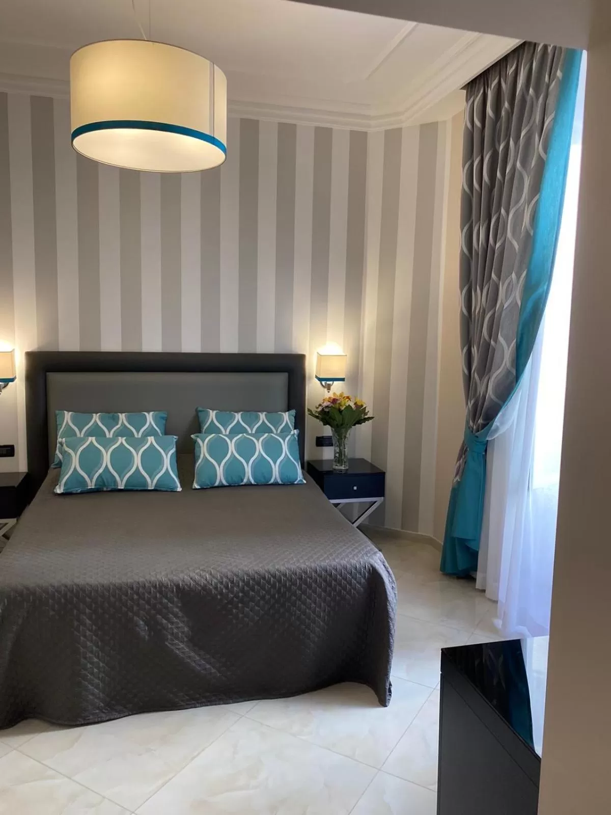 Bed in Hotel Contilia