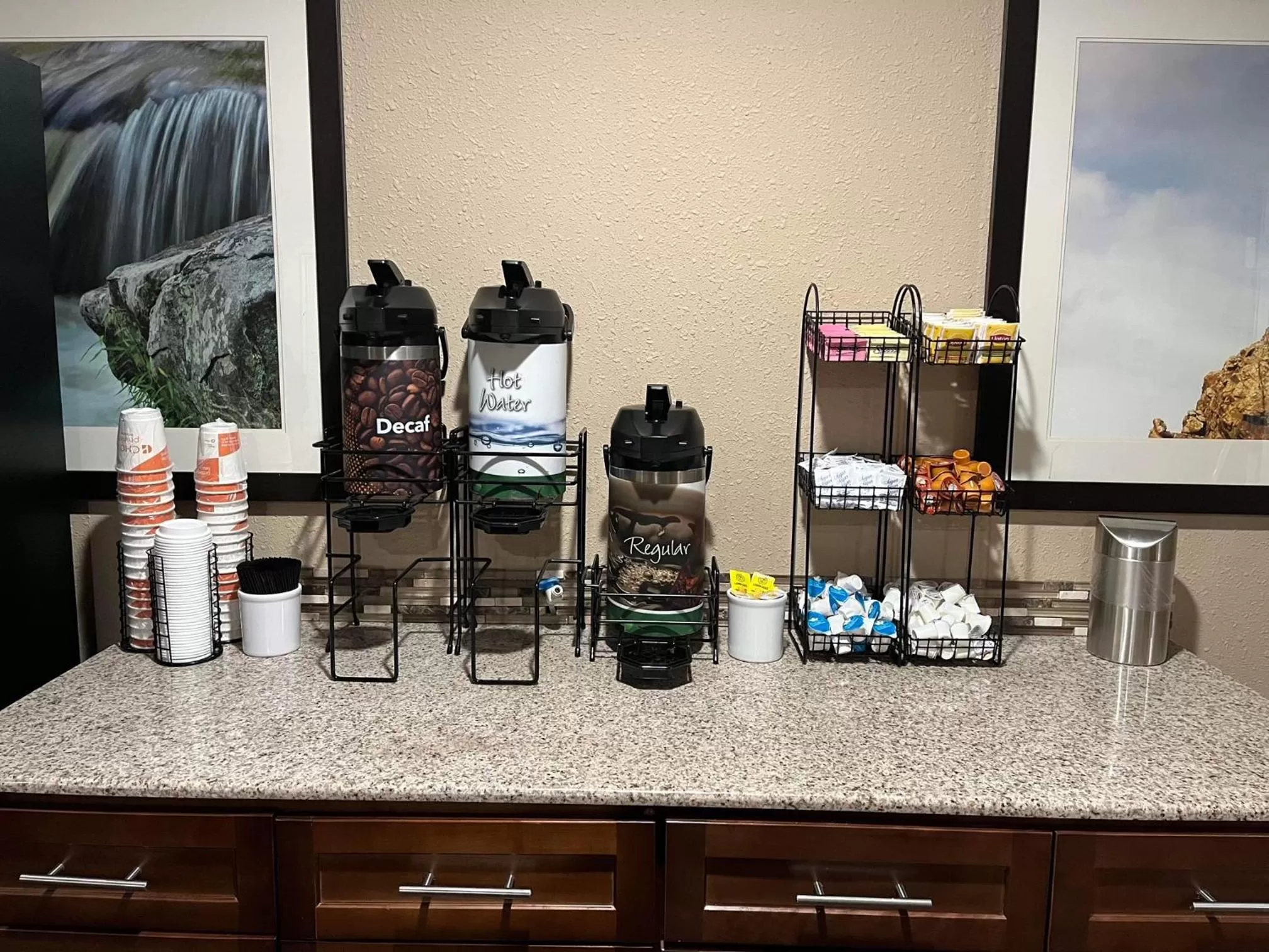 Coffee/tea facilities in Quality Inn & Suites