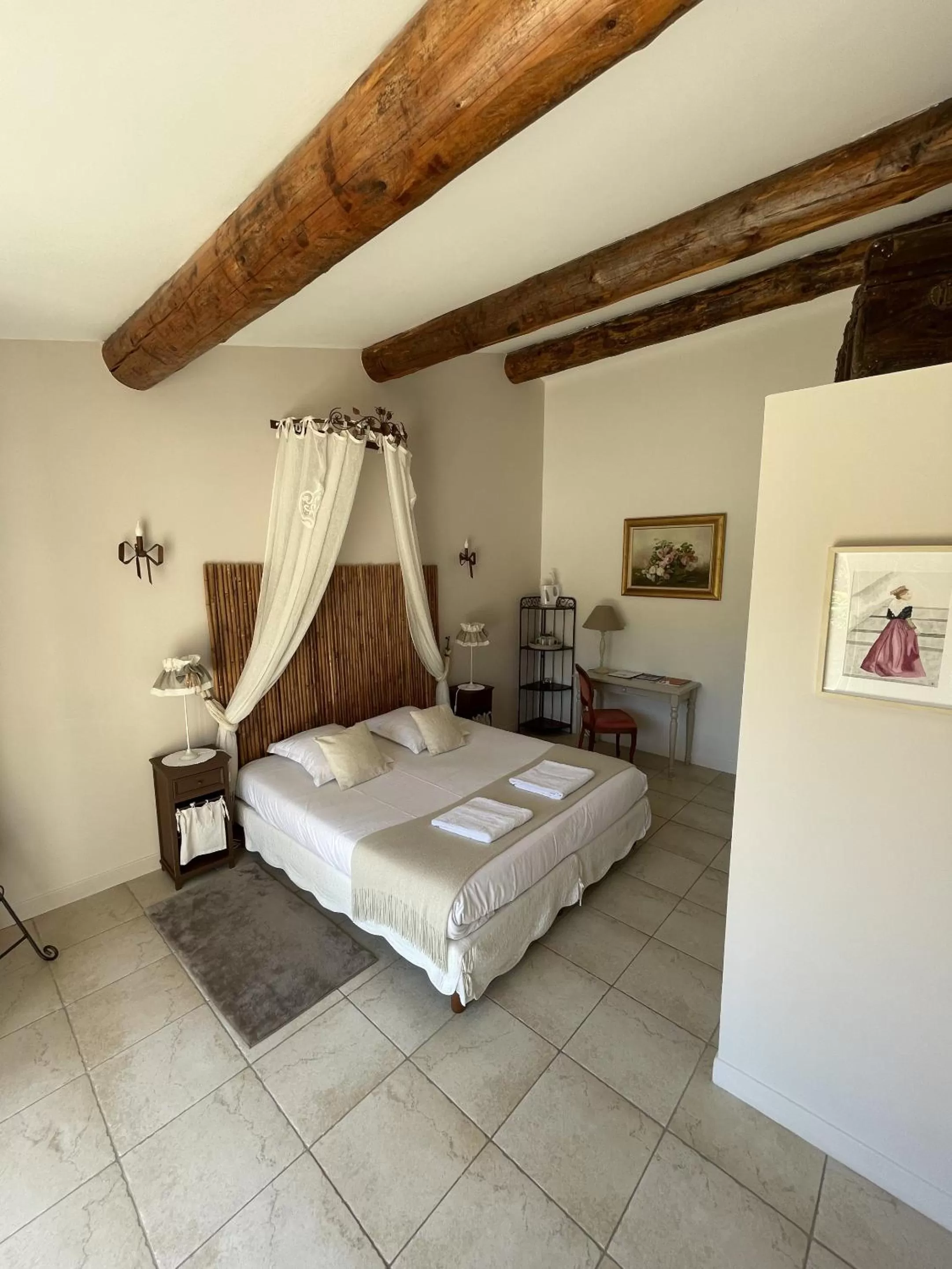 Bedroom, Bed in Le Mas Des Chutes