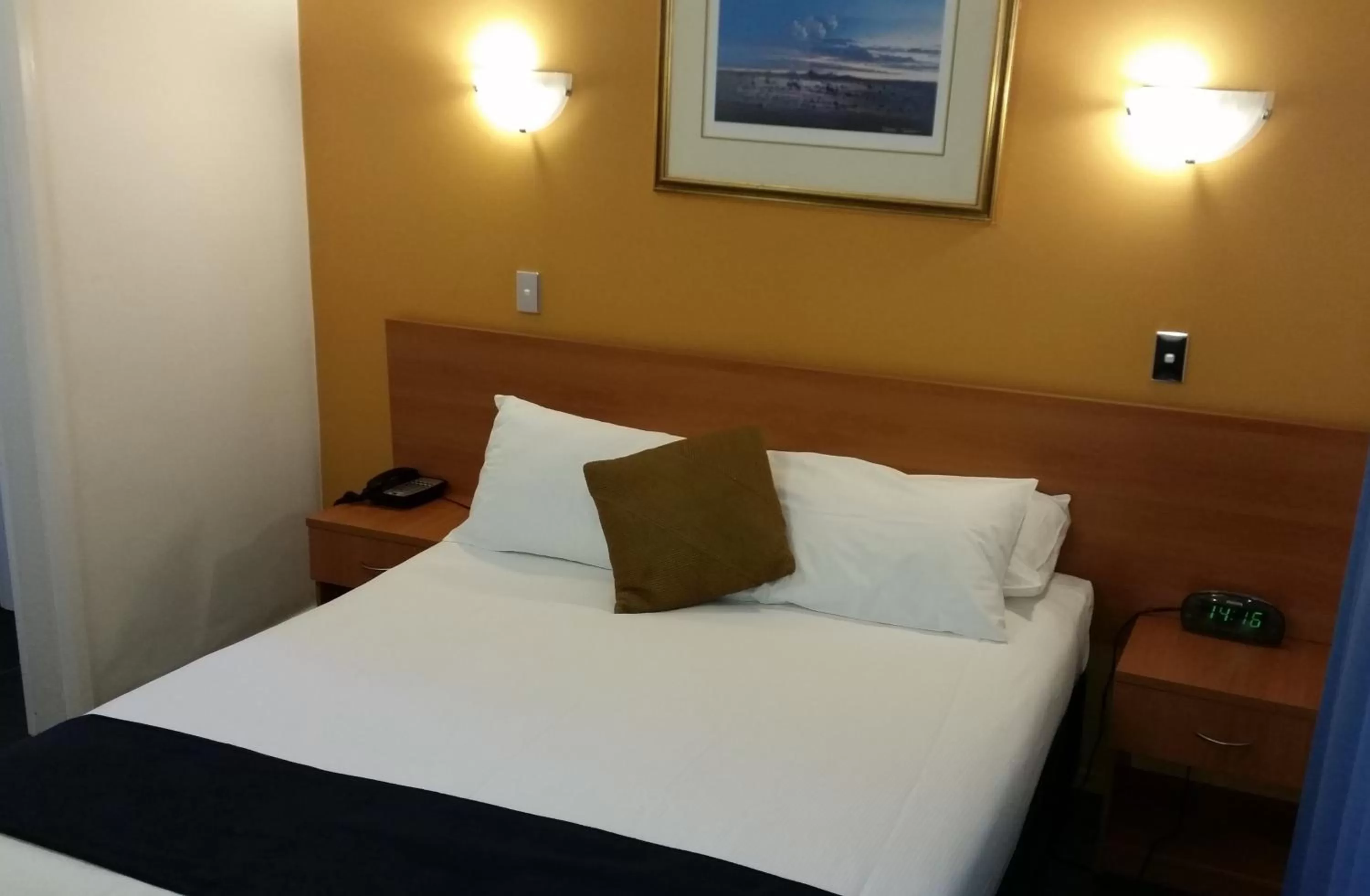Bed in ibis Styles Broken Hill
