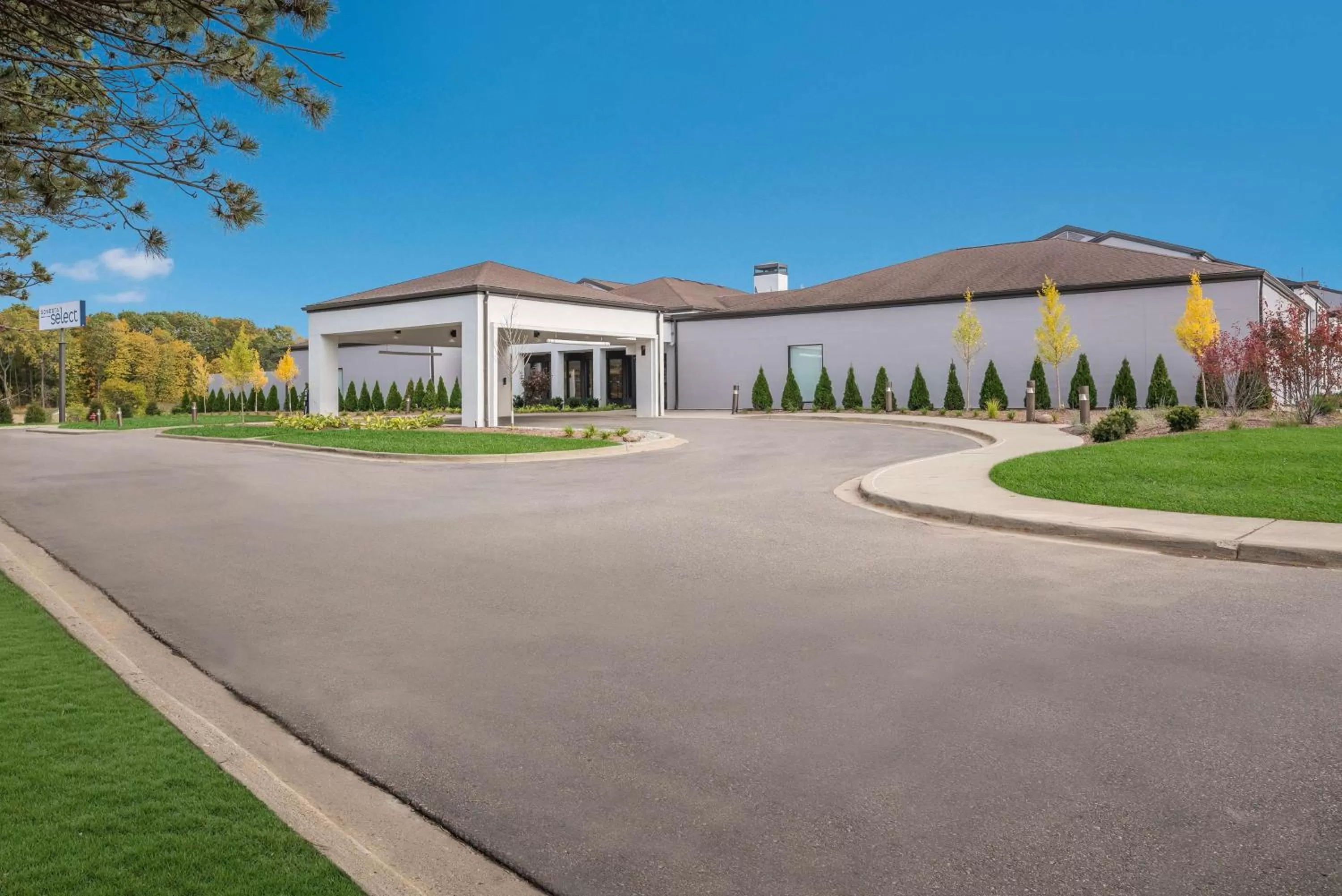 Property building in Sonesta Select Detroit Auburn Hills