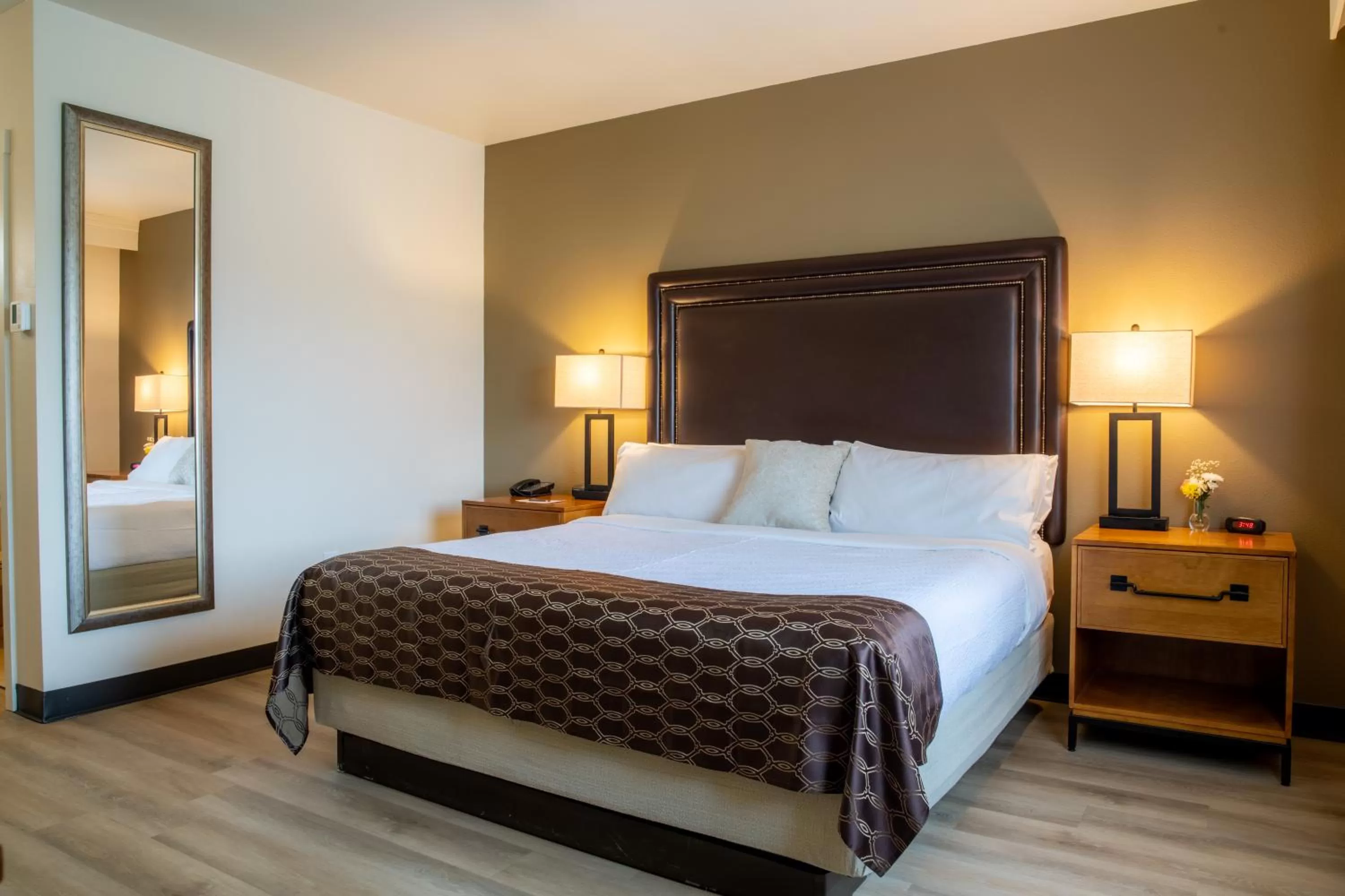 Bedroom, Bed in Running Y Ranch Golf & Spa Resort