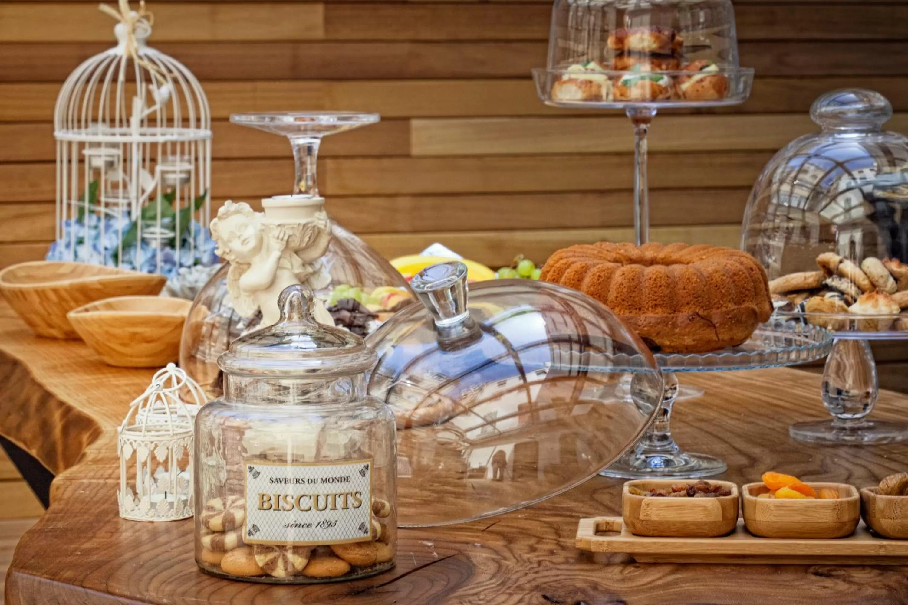 Food in Hotel Miniature - Ottoman Mansion