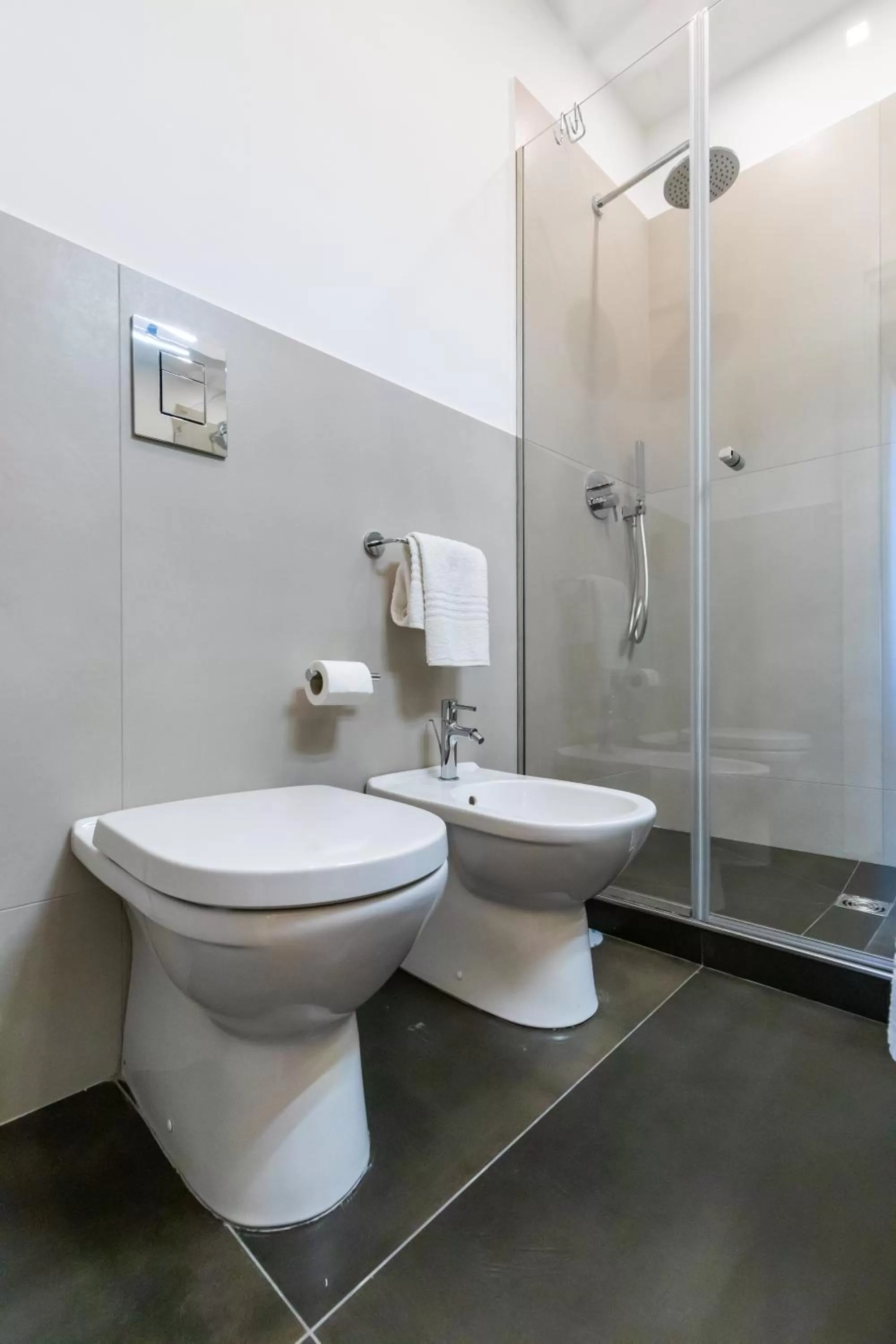 Shower in Santa Chiara Inn