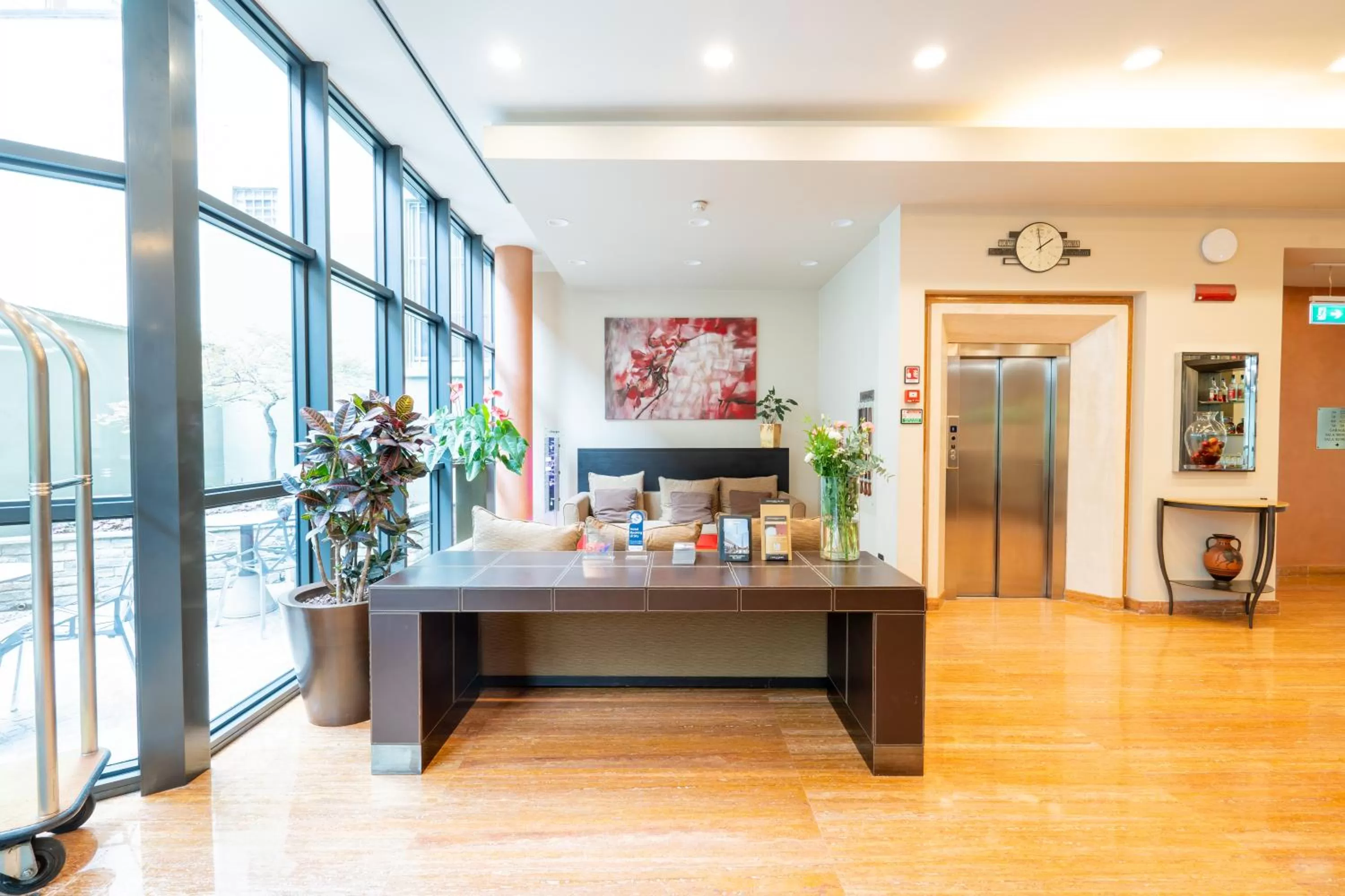 Lobby or reception in Hotel Des Etrangers