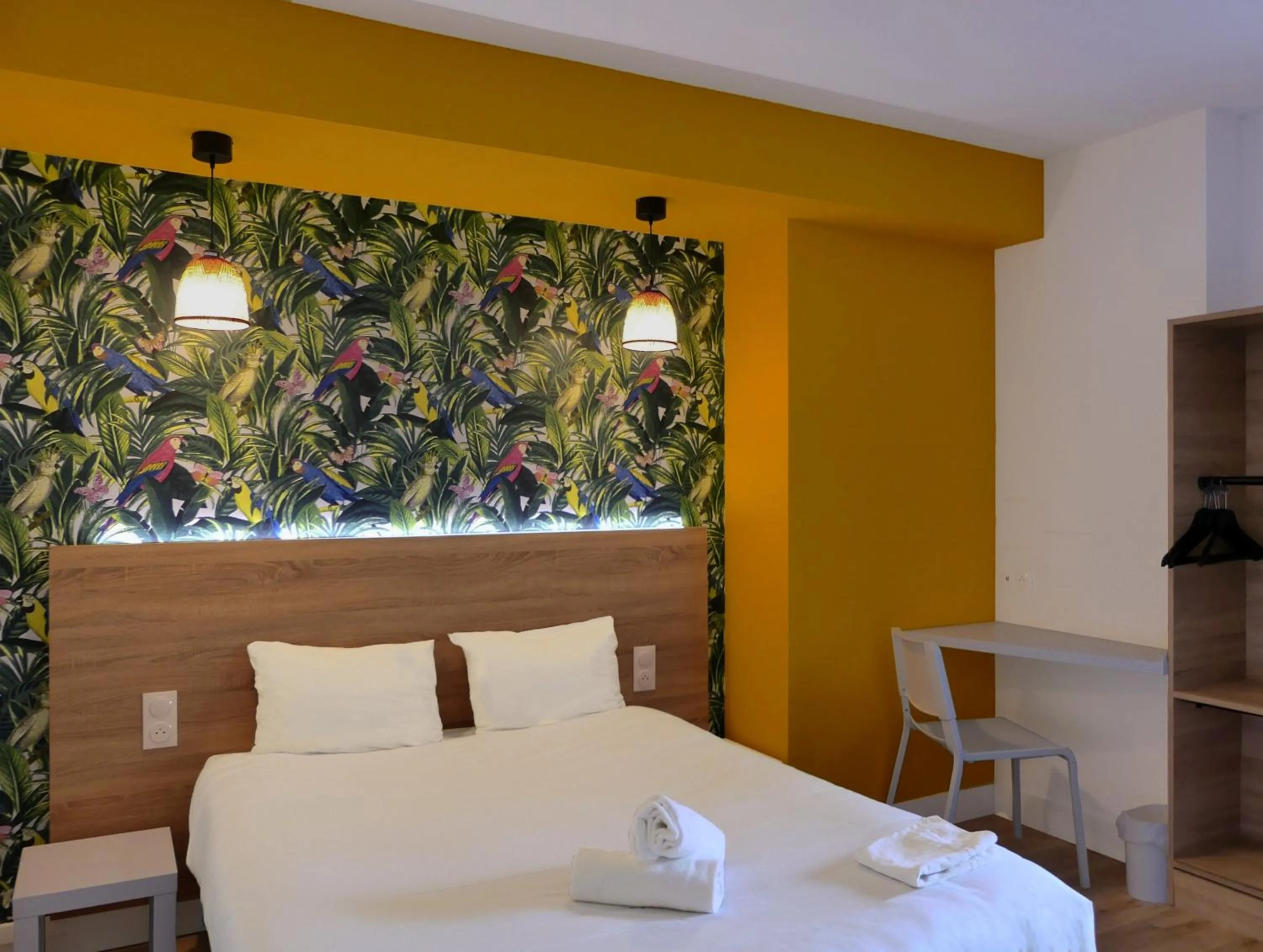 Bedroom, Bed in KYRIAD DIRECT TOULON OUEST - La Seyne sur Mer