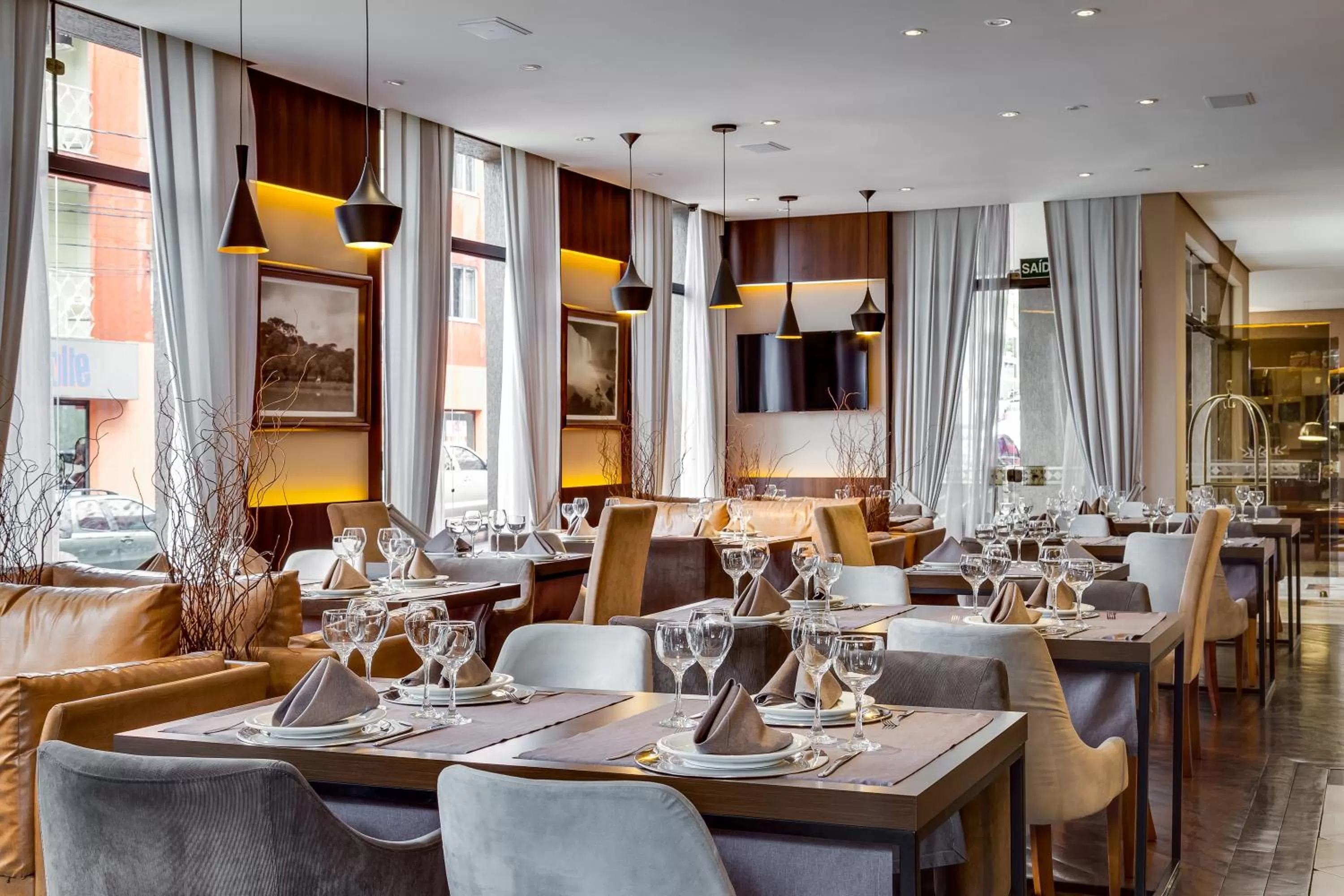 Restaurant/places to eat in Kuster Hotel