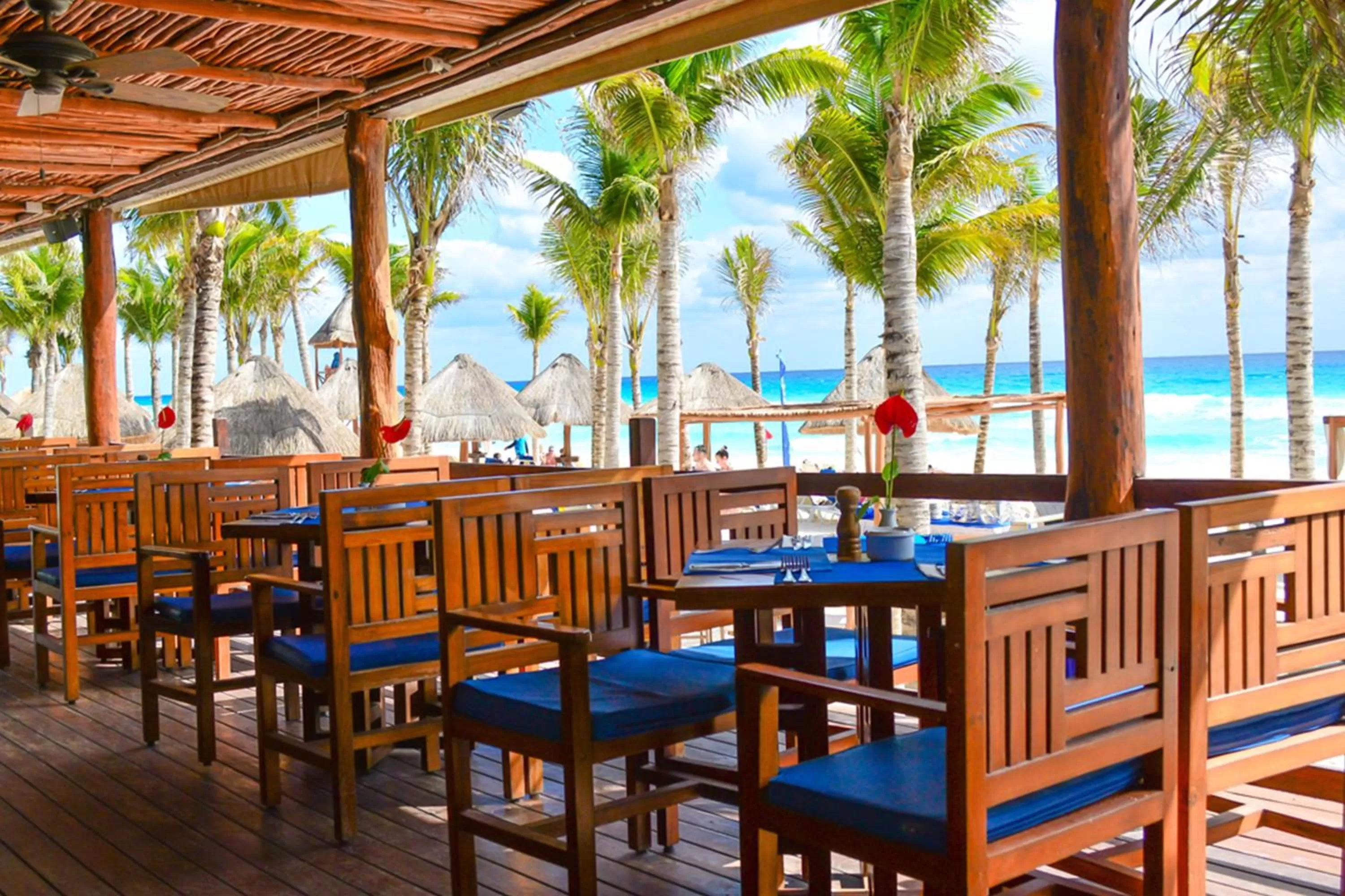 Restaurant/places to eat in Hotel NYX Cancun