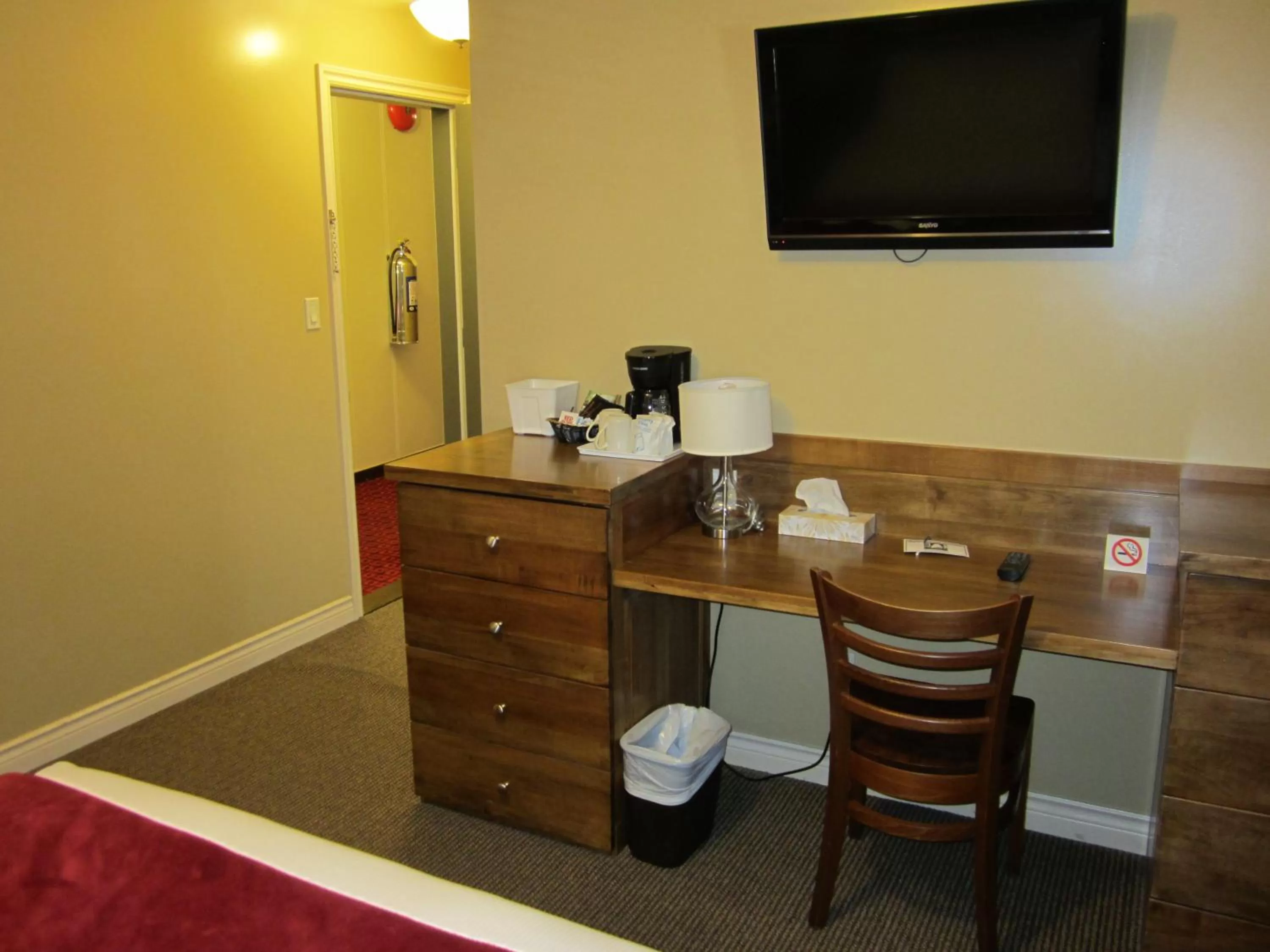 Seating area in Reynolds Hotel