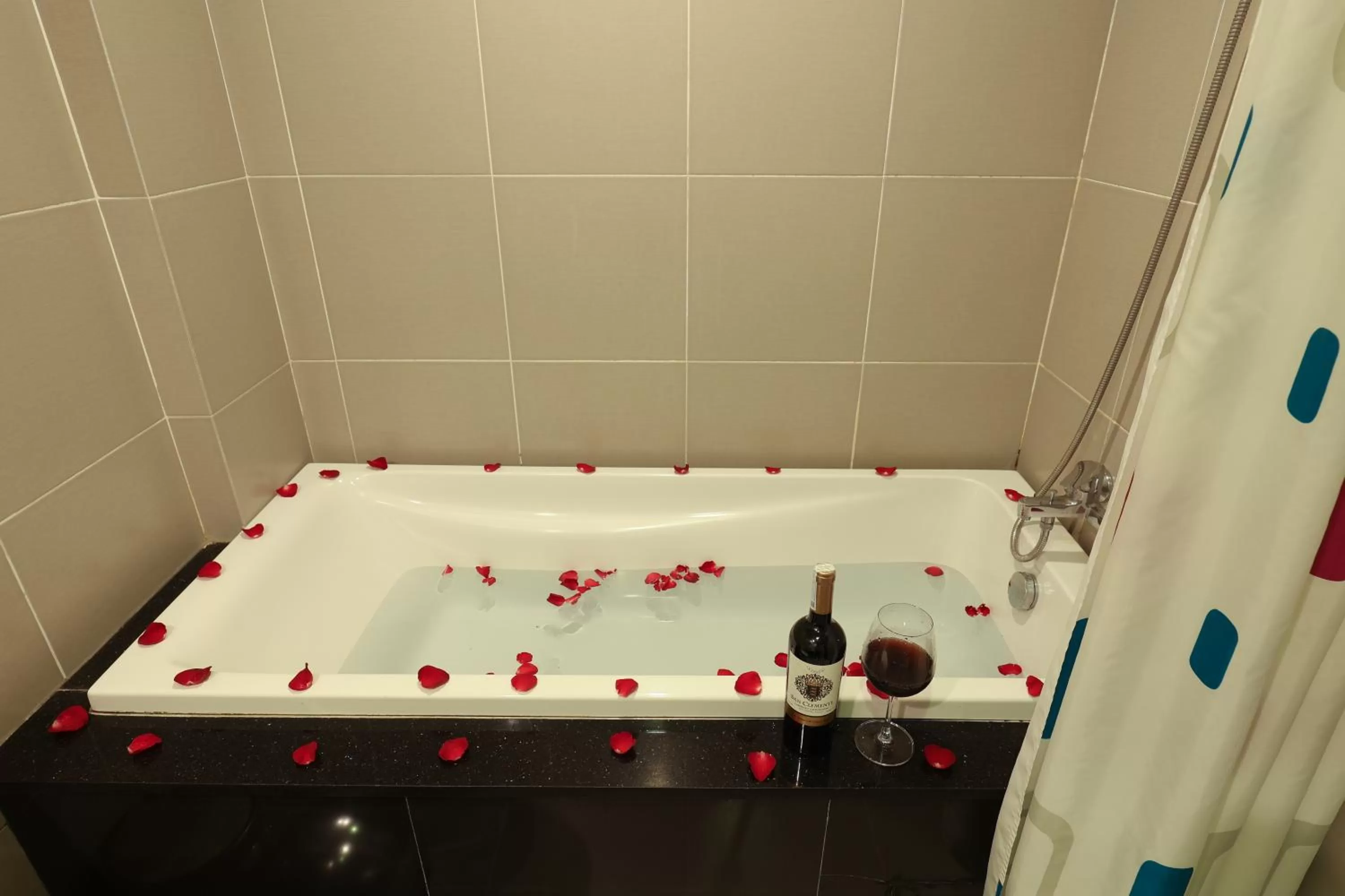 Bathroom in Gallant Hotel