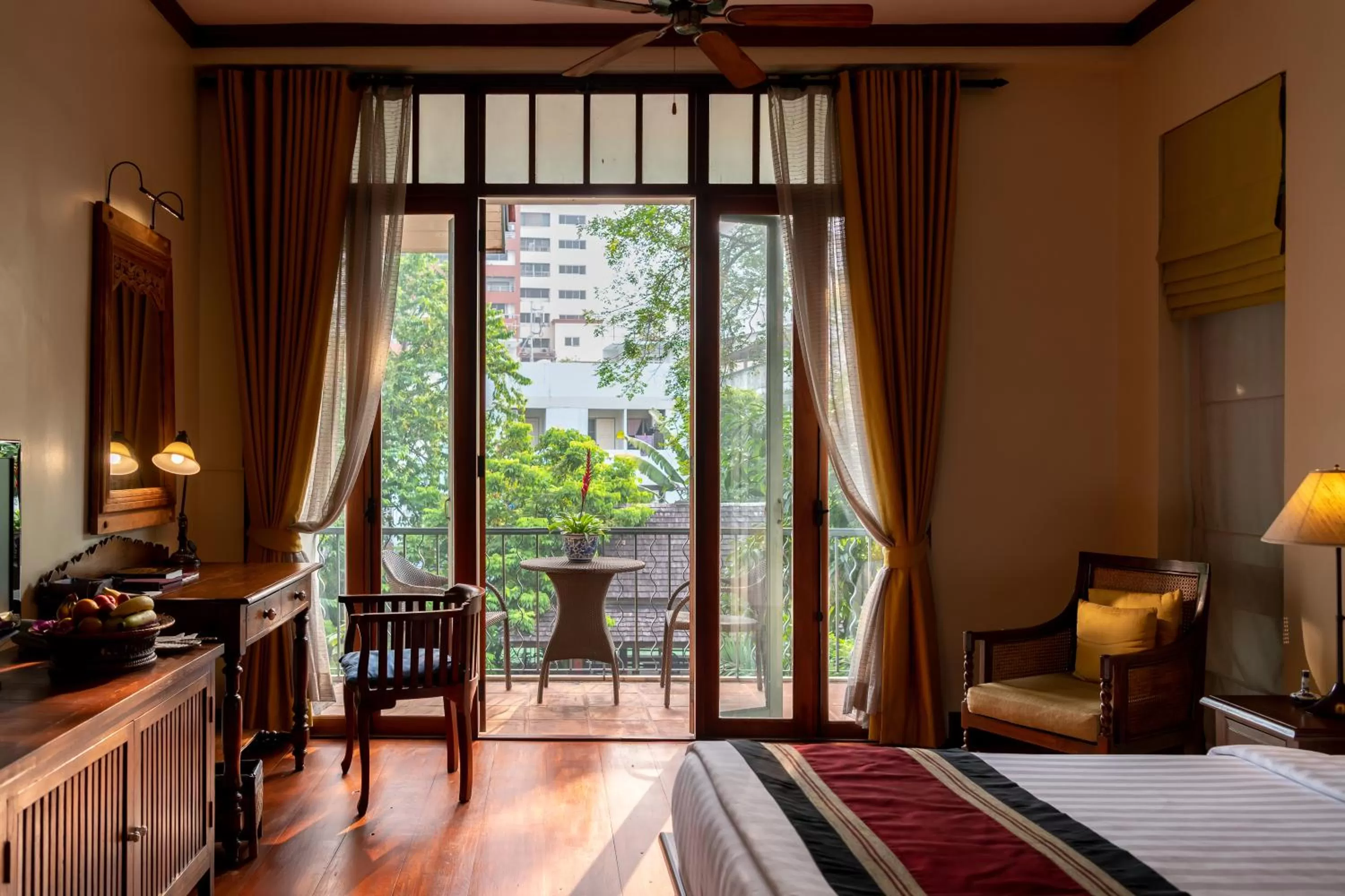 Seating area, Bed in Ariyasom Villa