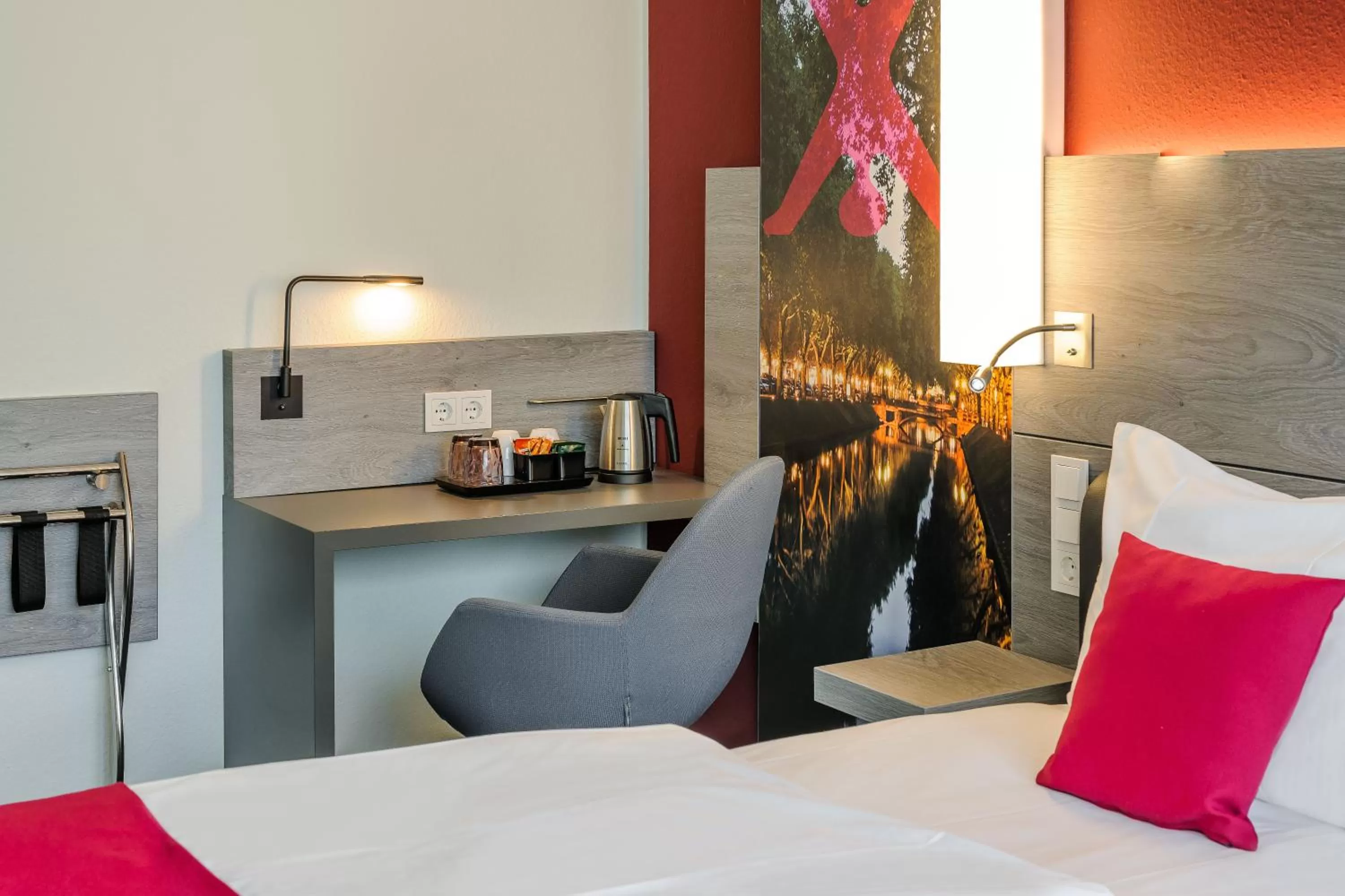 Decorative detail, Bed in Mercure Hotel Düsseldorf Zentrum