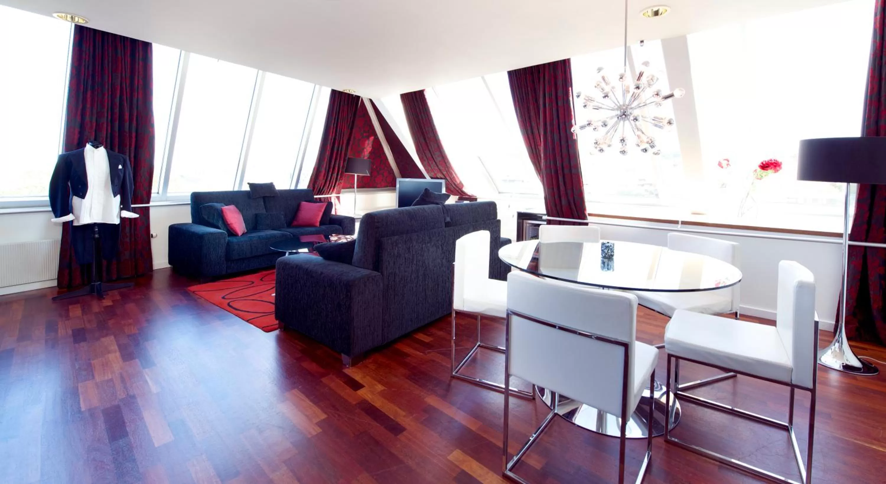 TV and multimedia in Home Hotel Grand Olav