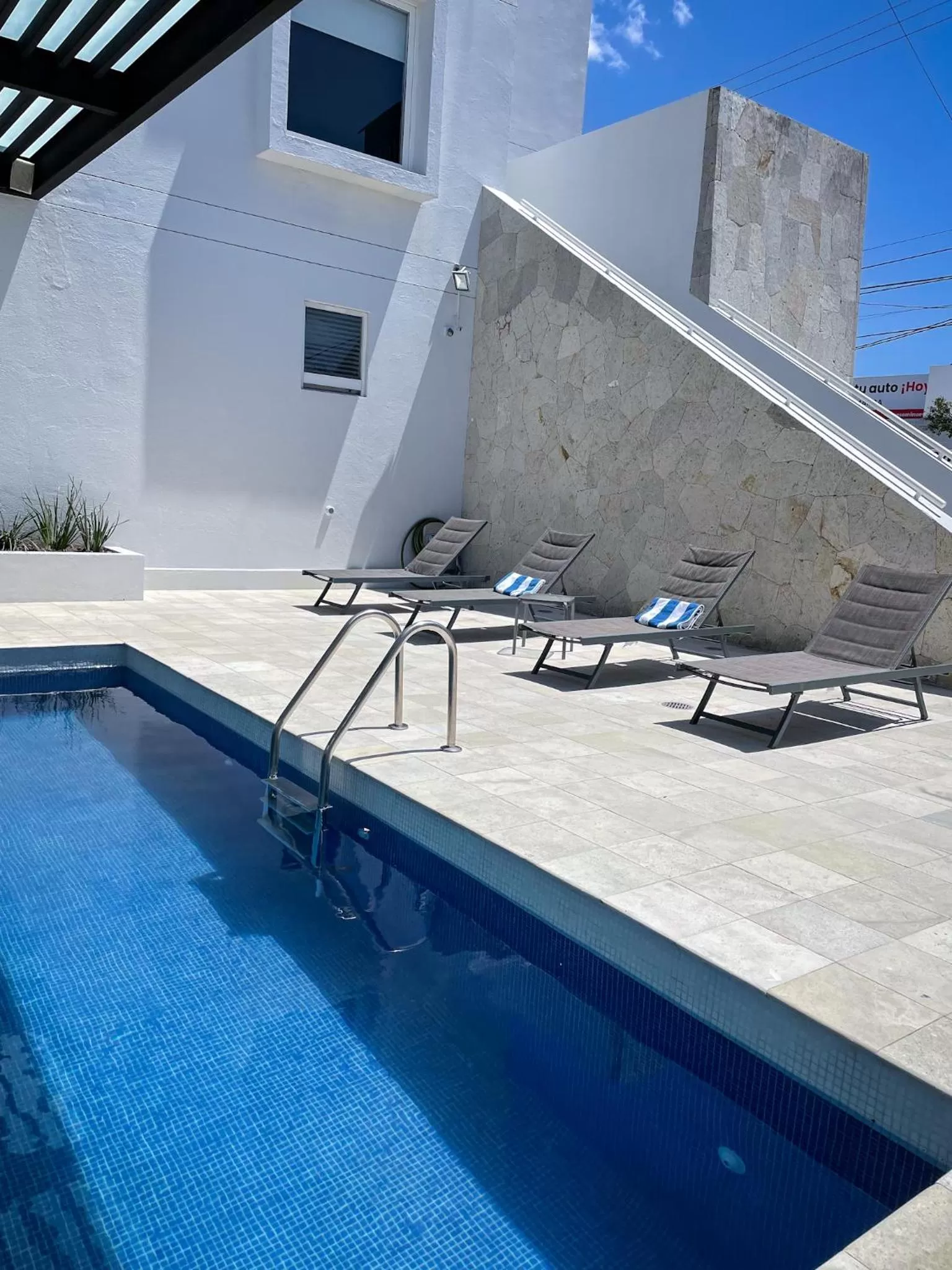 Swimming pool in Fato Hotel