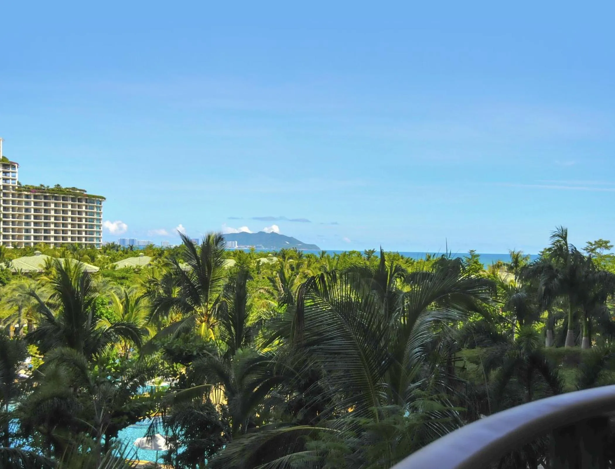 Garden in Howard Johnson Resort Sanya Bay