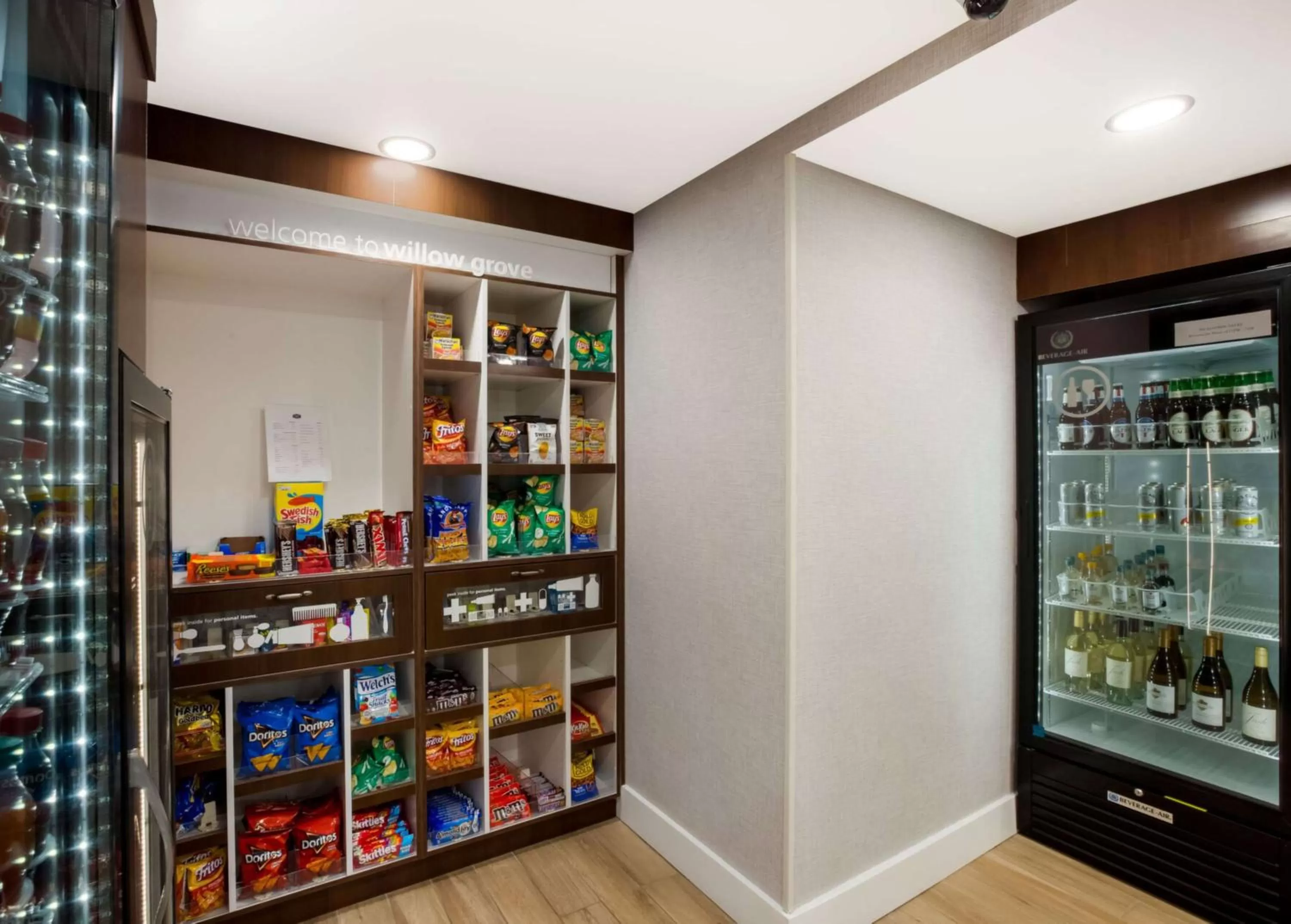 Restaurant/places to eat in Hampton Inn Philadelphia/Willow Grove