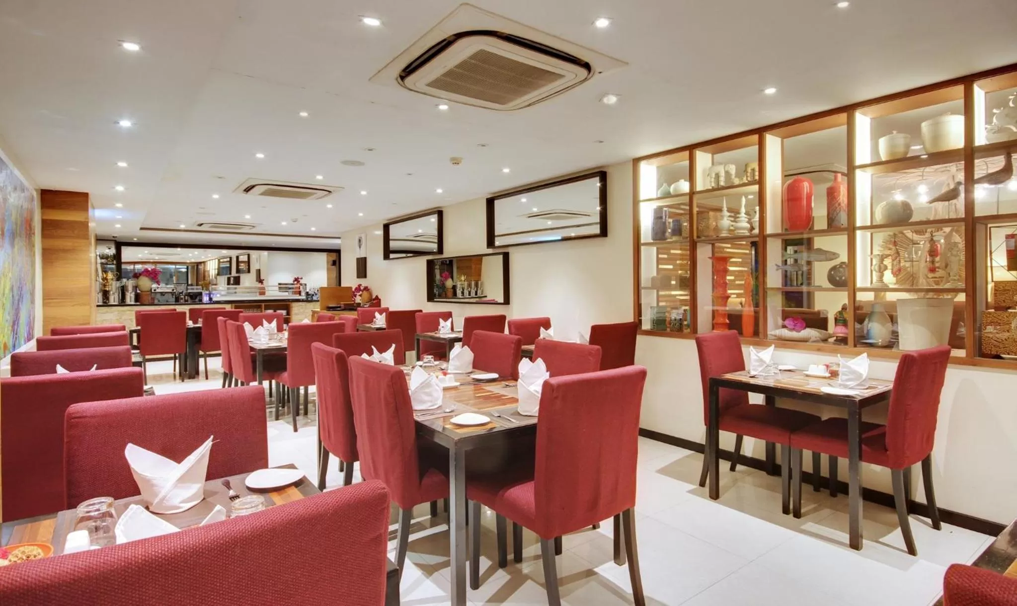 Coffee/tea facilities in The Somerset Hotel