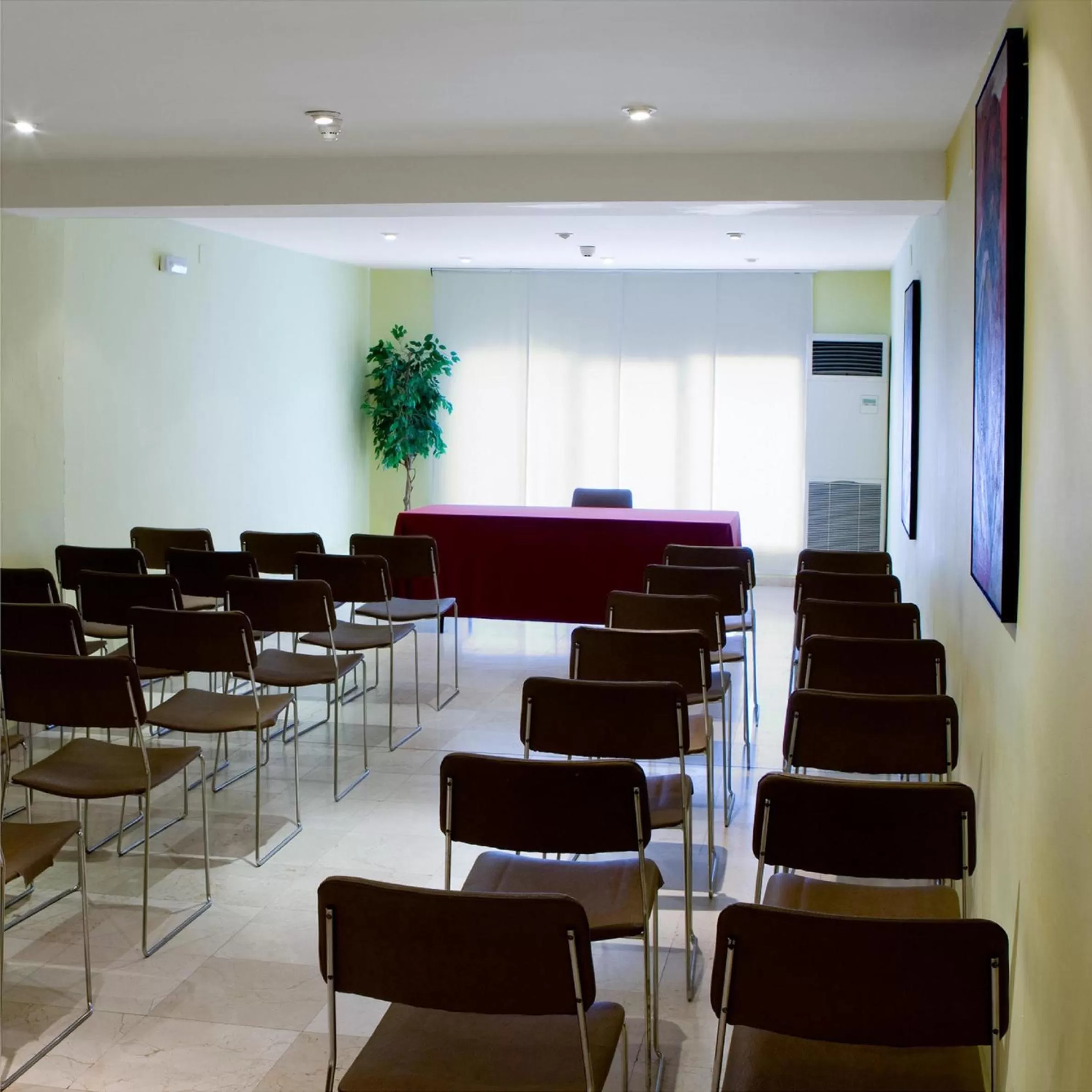 Business facilities in Hotel la Perdiz