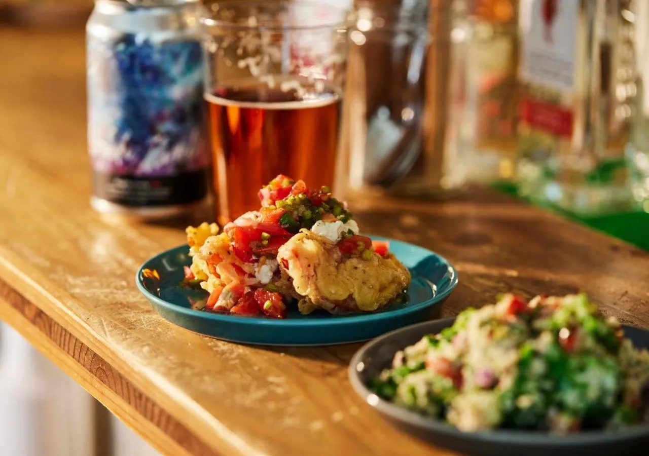 Restaurant/places to eat in Hotel Graphy Nezu