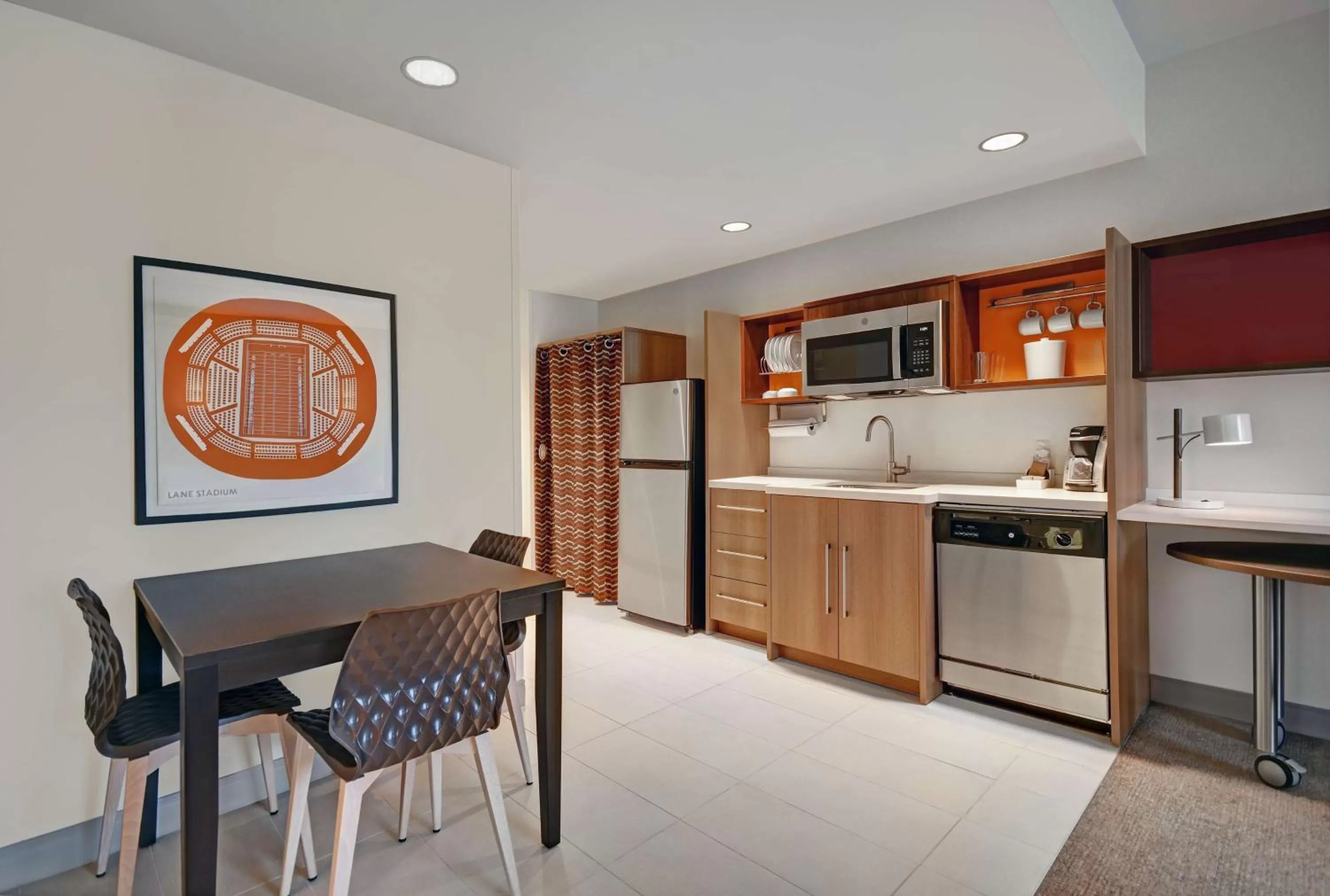Kitchen or kitchenette in Home2 Suites by Hilton Blacksburg University