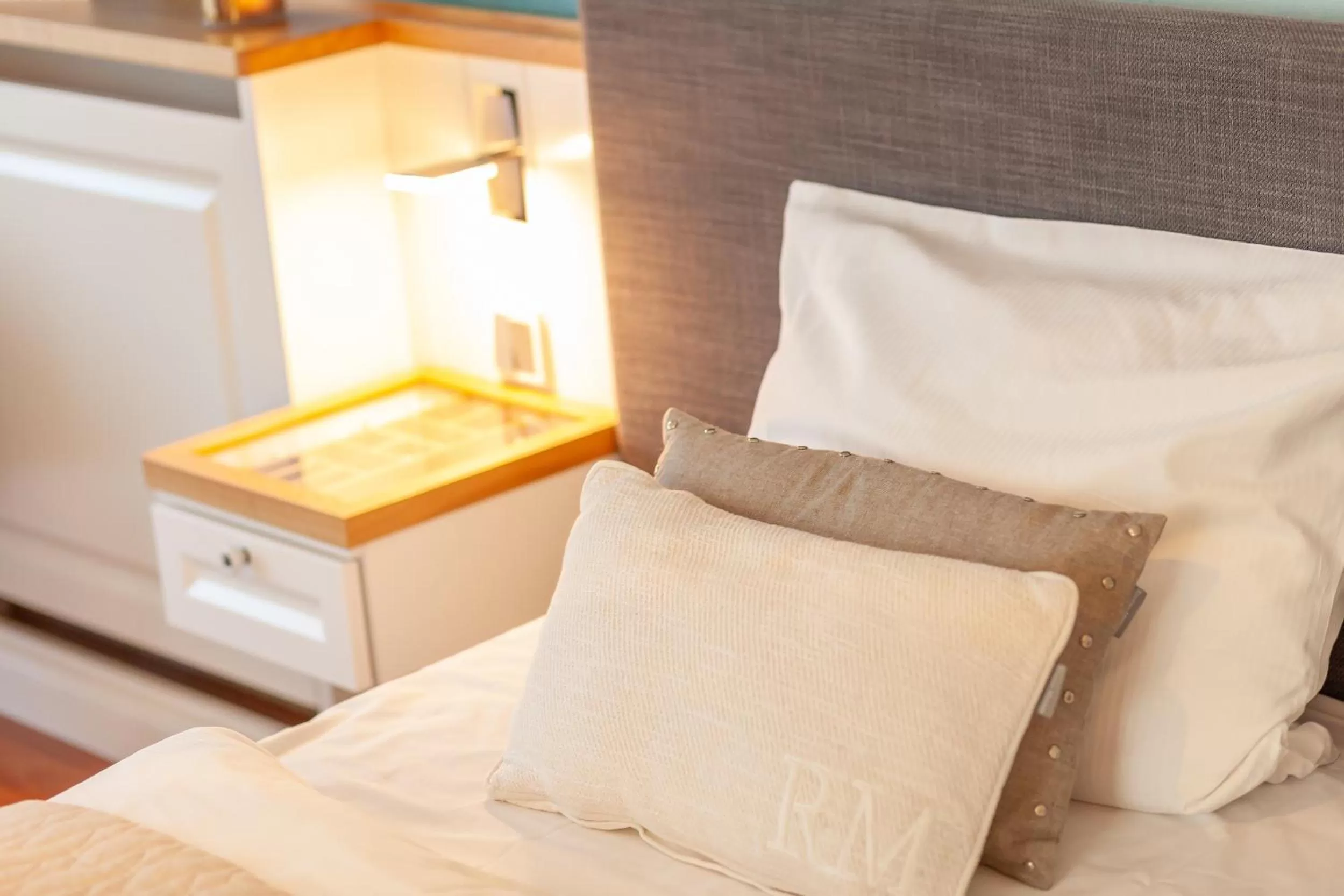 Decorative detail, Bed in Hotel Vier Jahreszeiten Binz