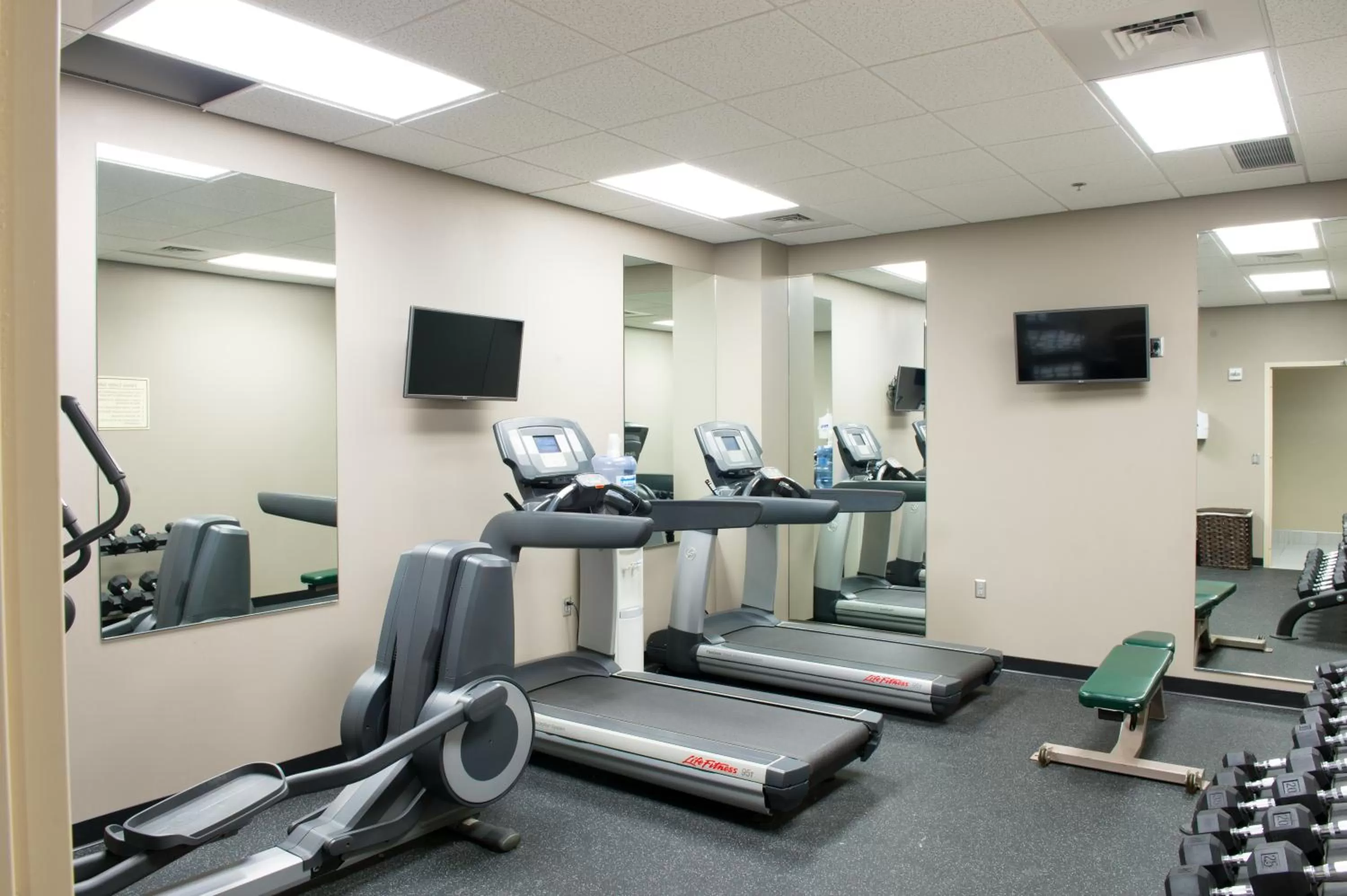 Fitness centre/facilities in Bluemont Hotel