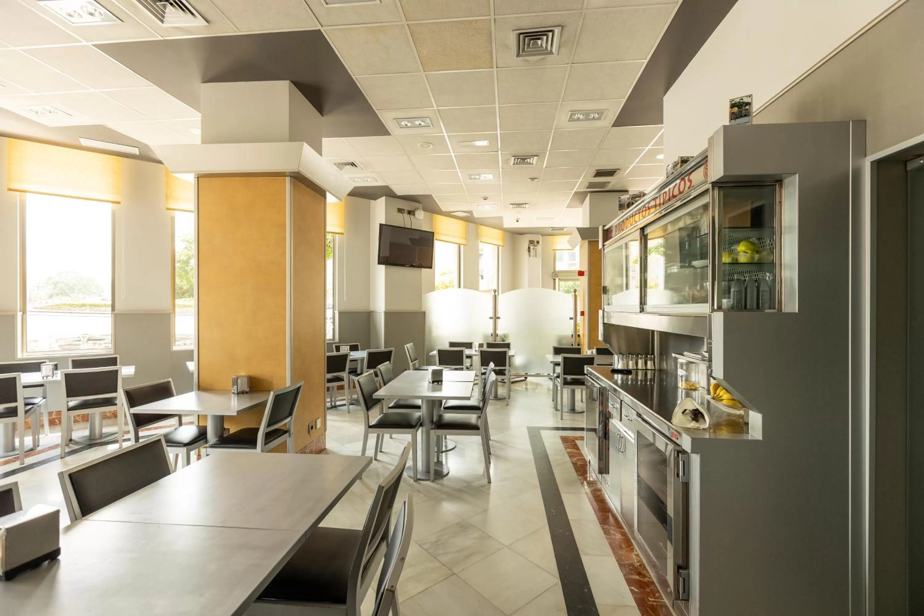 Restaurant/places to eat in Hotel Montedobra