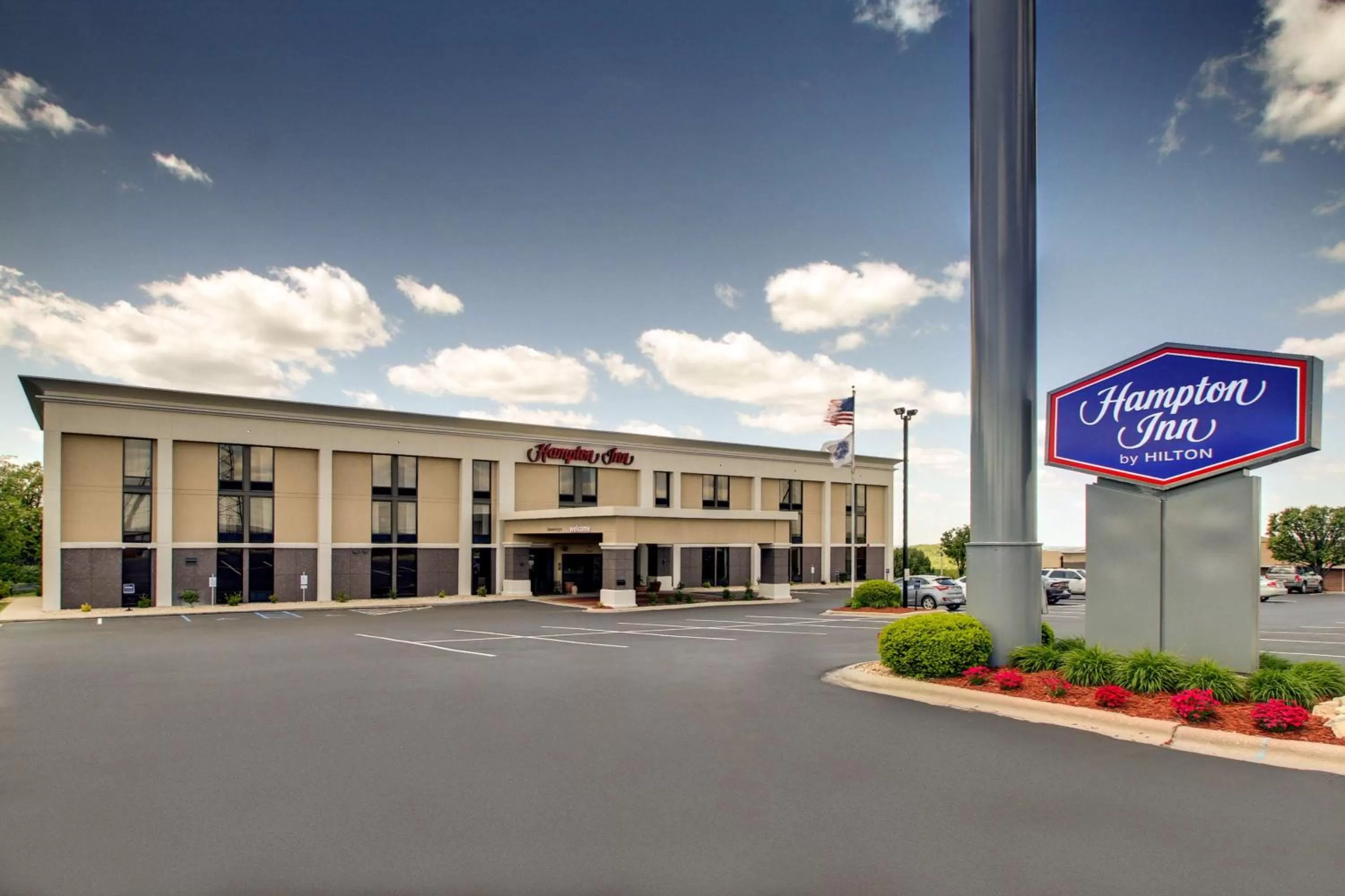 Property building in Hampton Inn Rolla