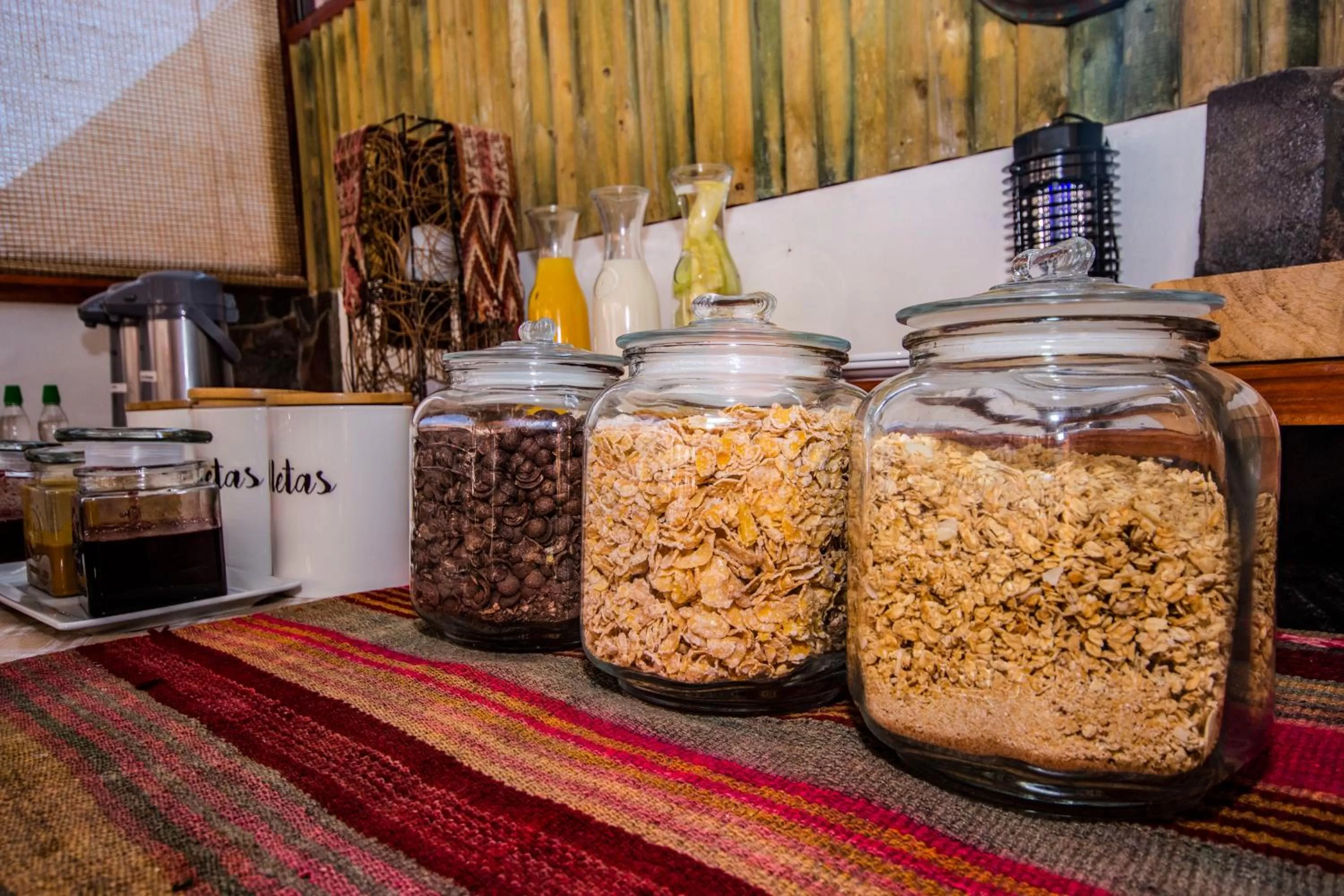 Buffet breakfast in Hotel Casa Algarrobo
