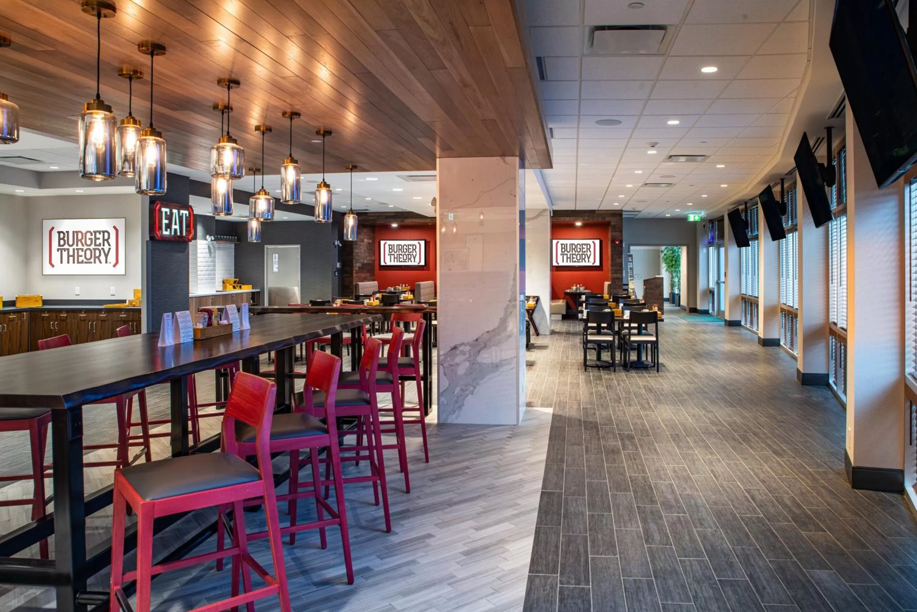 Restaurant/places to eat in Holiday Inn Edmonton South - Evario Events by IHG