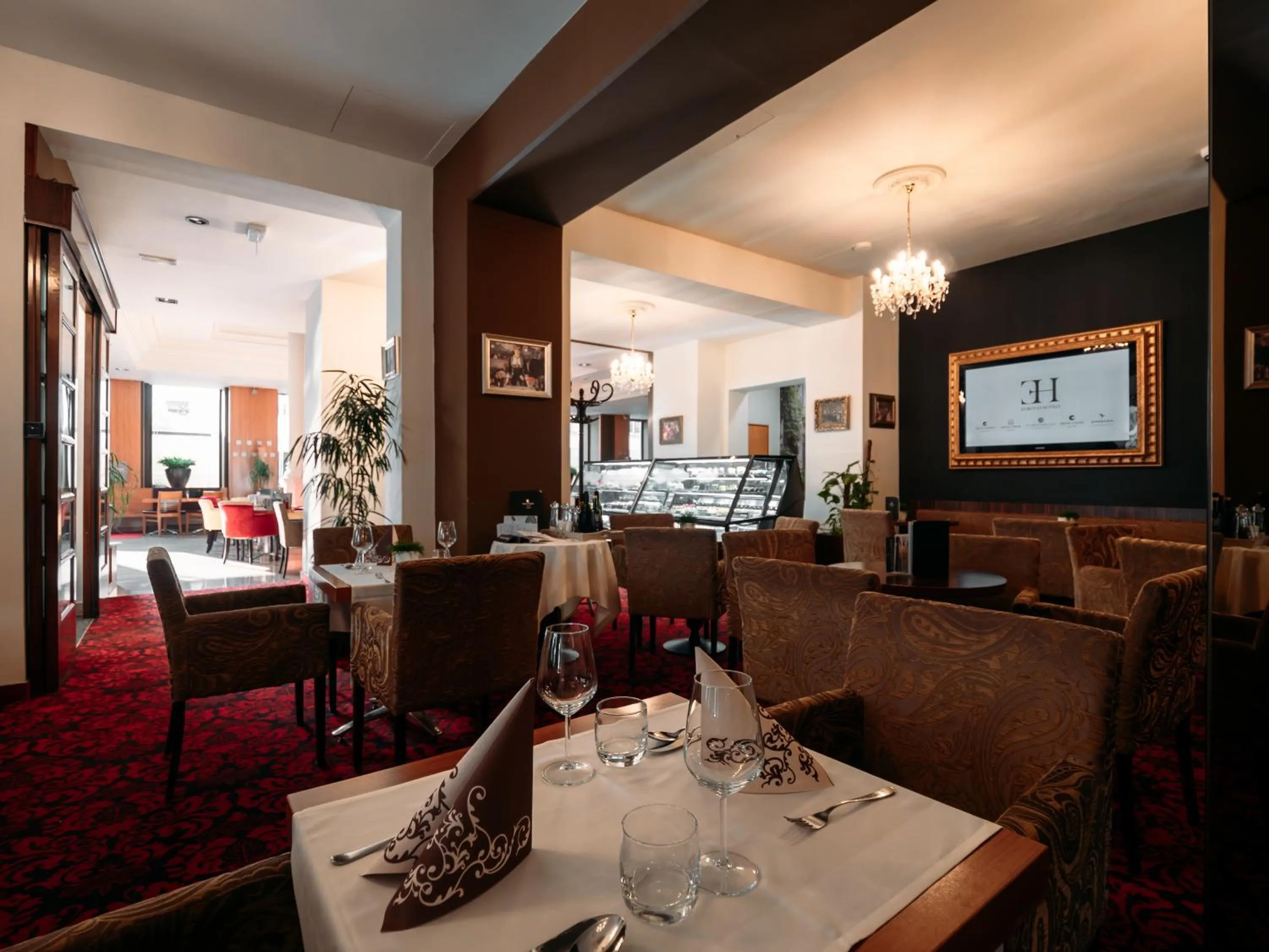 Restaurant/places to eat in Hotel Evropa