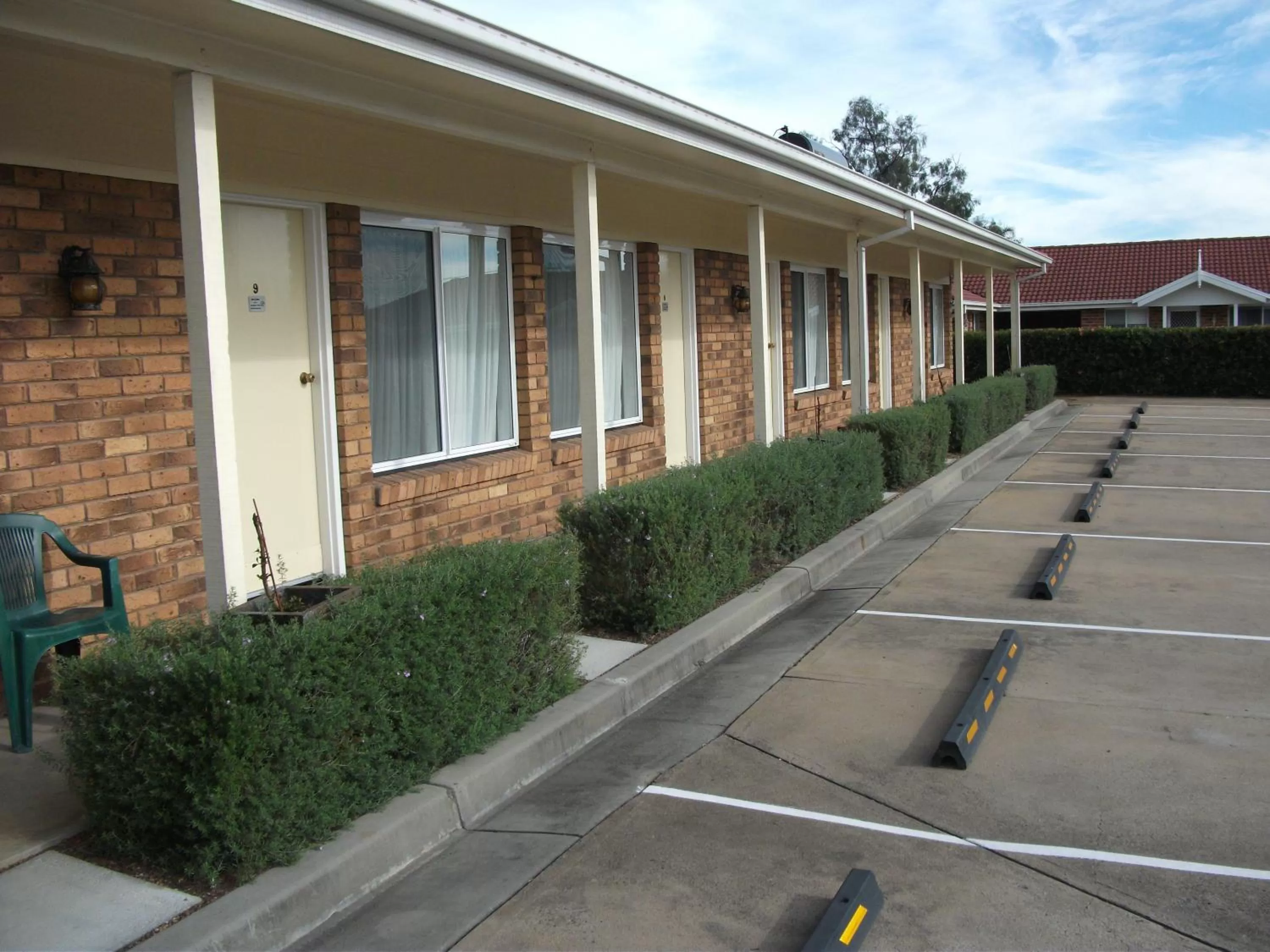 Facade/entrance in Baybrook Motor Inn