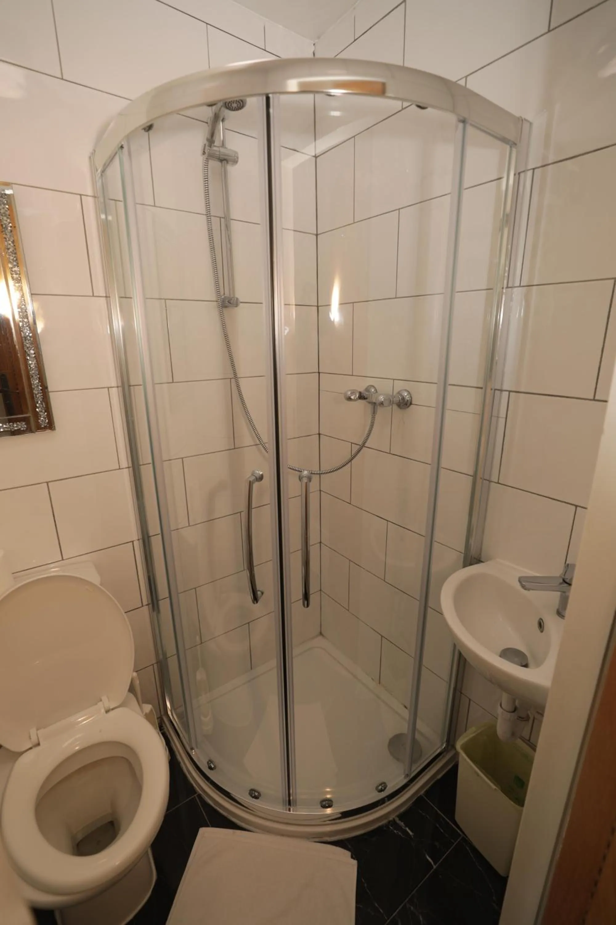 Bathroom in Holland Inn Hotel