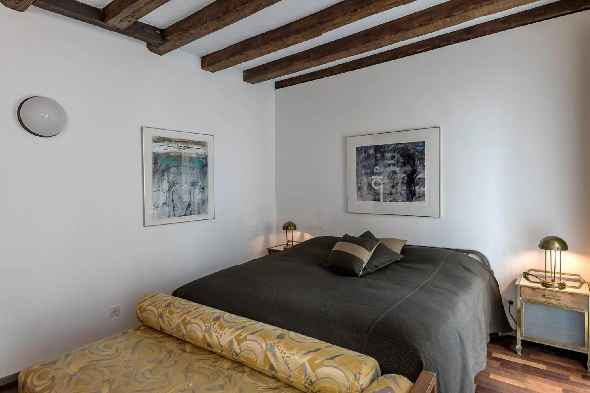 Staff, Bed in Hotel Rebstock