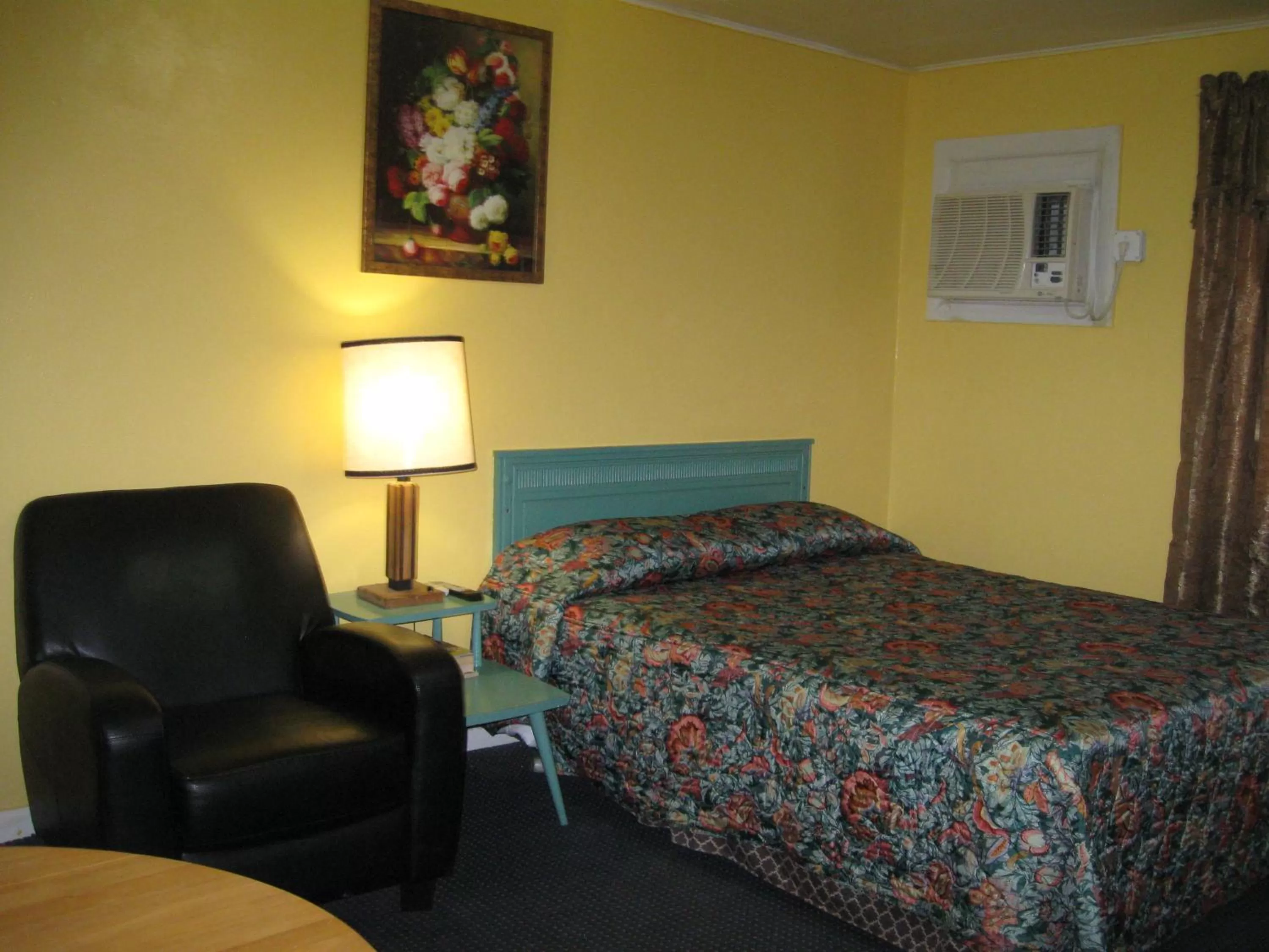 Bed in Western Motel