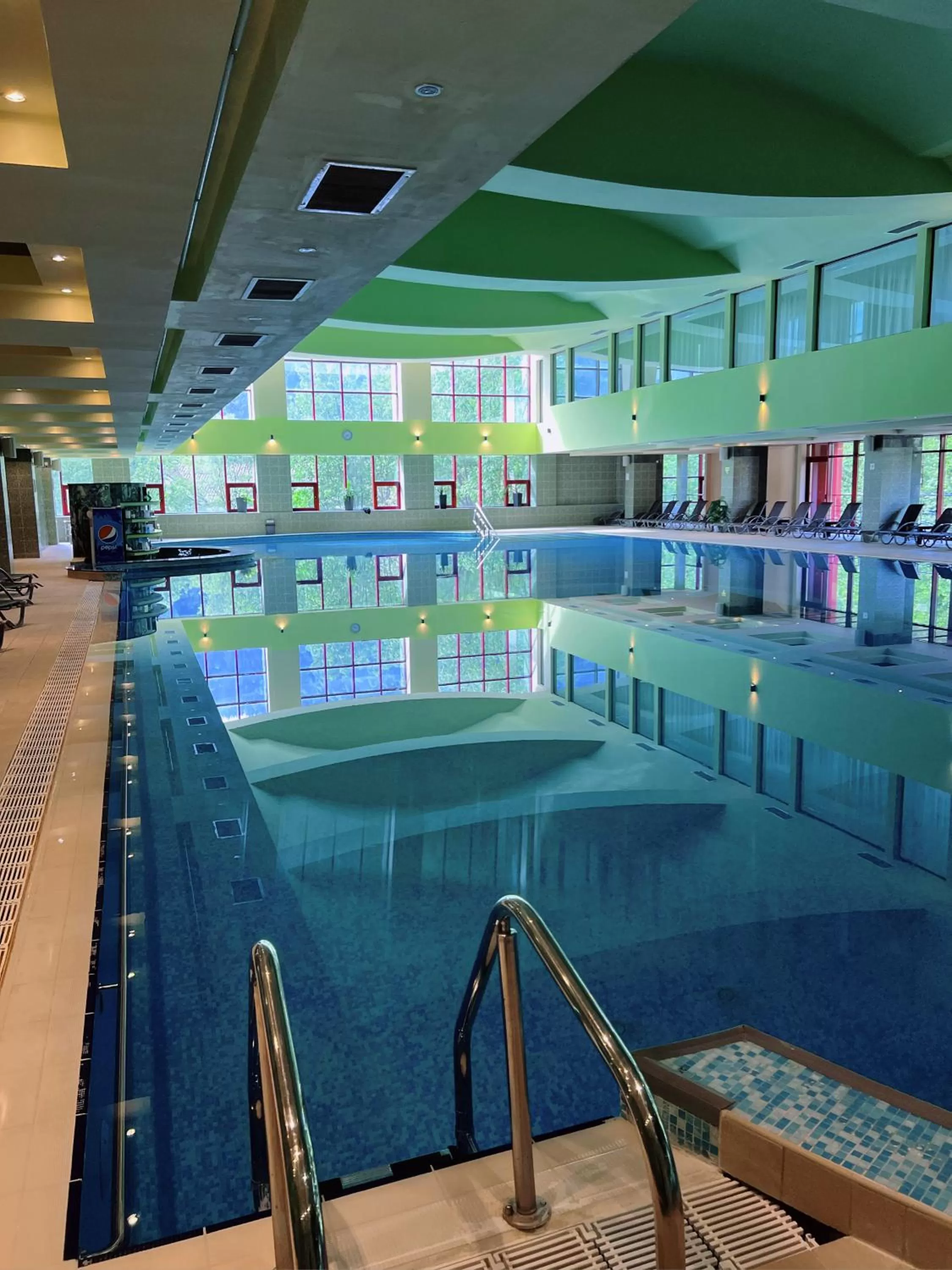 Pool view in Hotel Piatra Mare