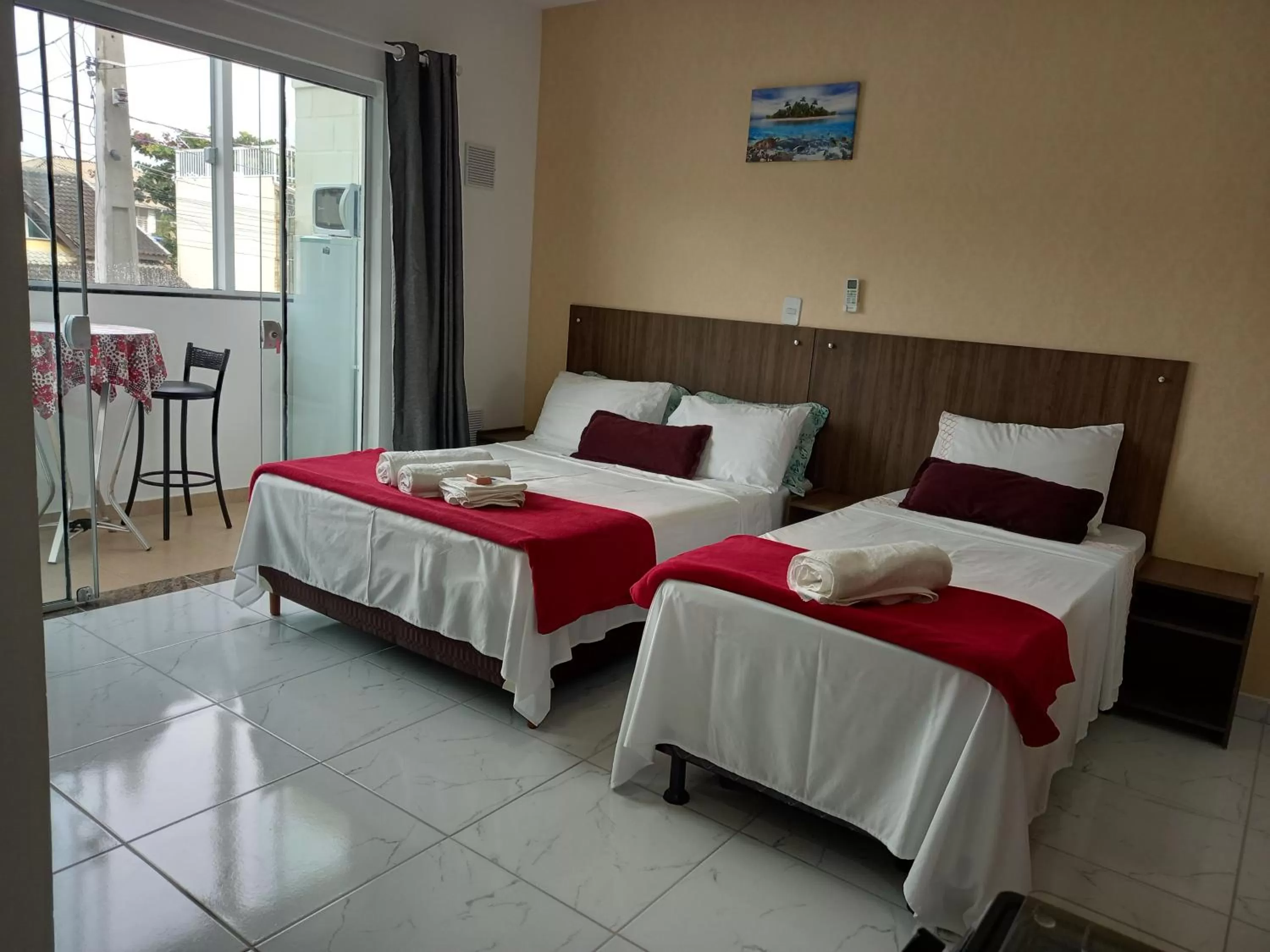 Bed in PENHAFLAT, STUDIO COMPLÉTO, C GARAGEM , A 700 m do parque e 120 m da praia