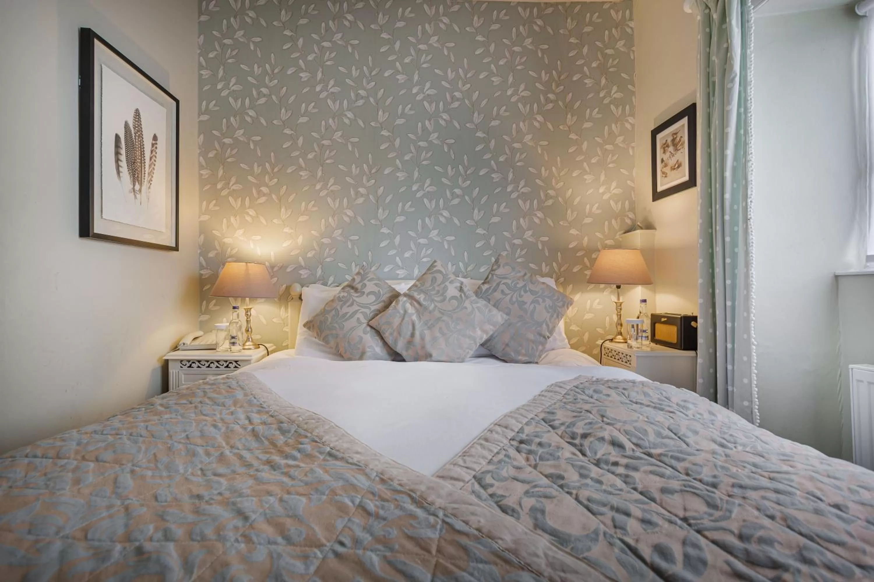 Bed in The Feathers Hotel, Helmsley, North Yorkshire - The Coaching Inn Group