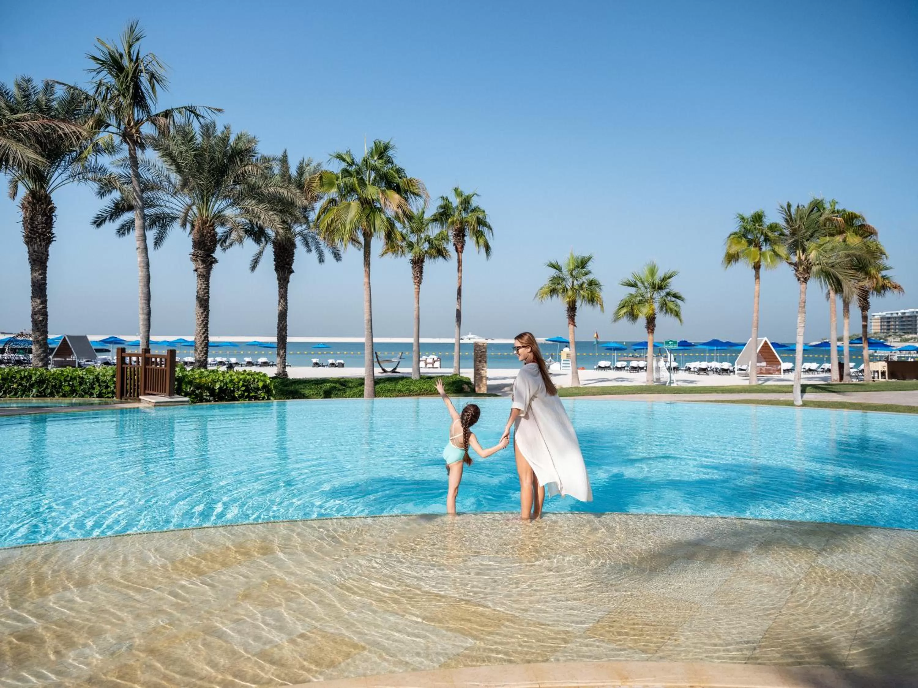 Swimming pool in Four Seasons Resort Dubai at Jumeirah Beach