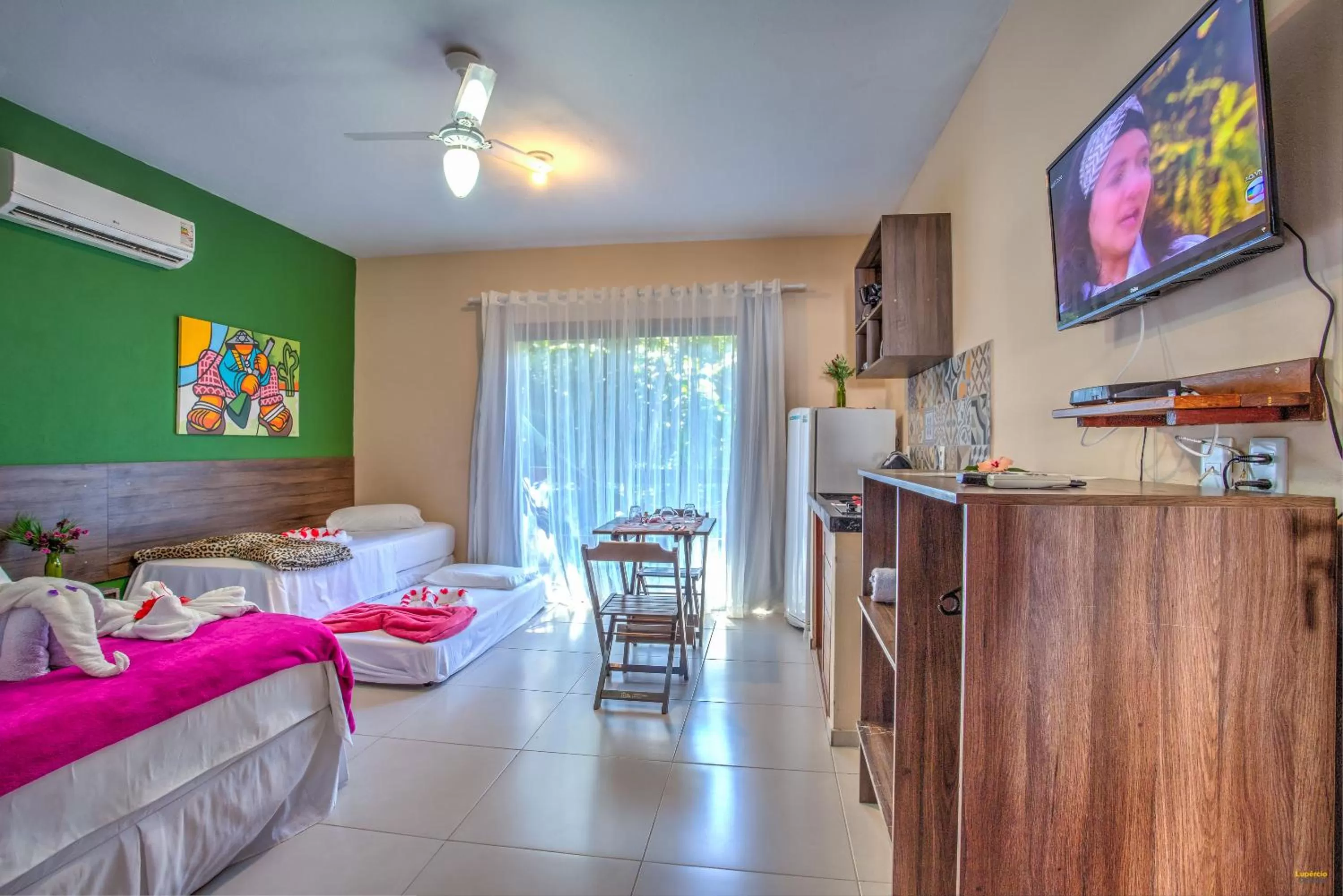 Photo of the whole room, Bed in i9 Embaú Flats & Suites