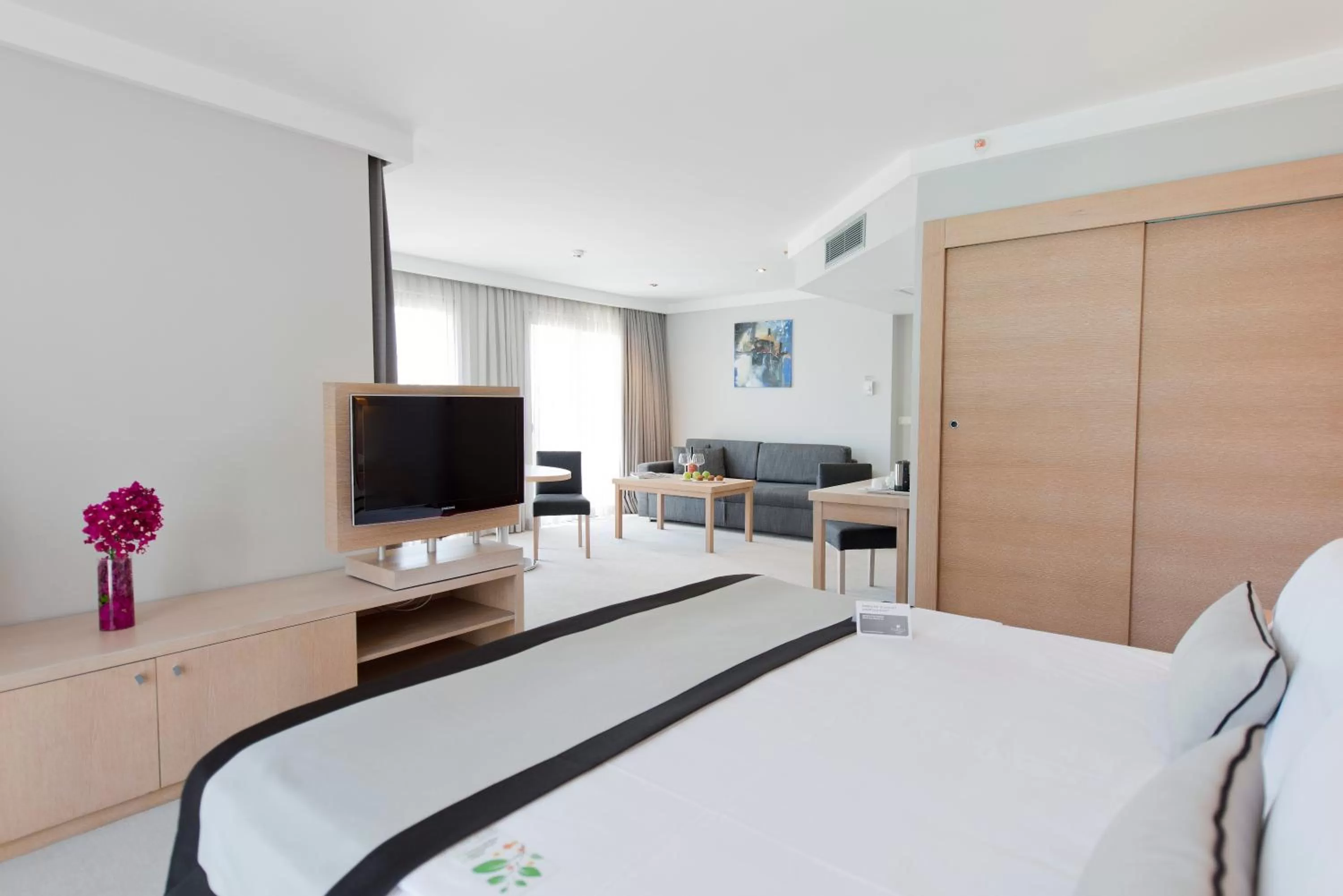 TV and multimedia, Bed in Ramada Resort by Wyndham Bodrum