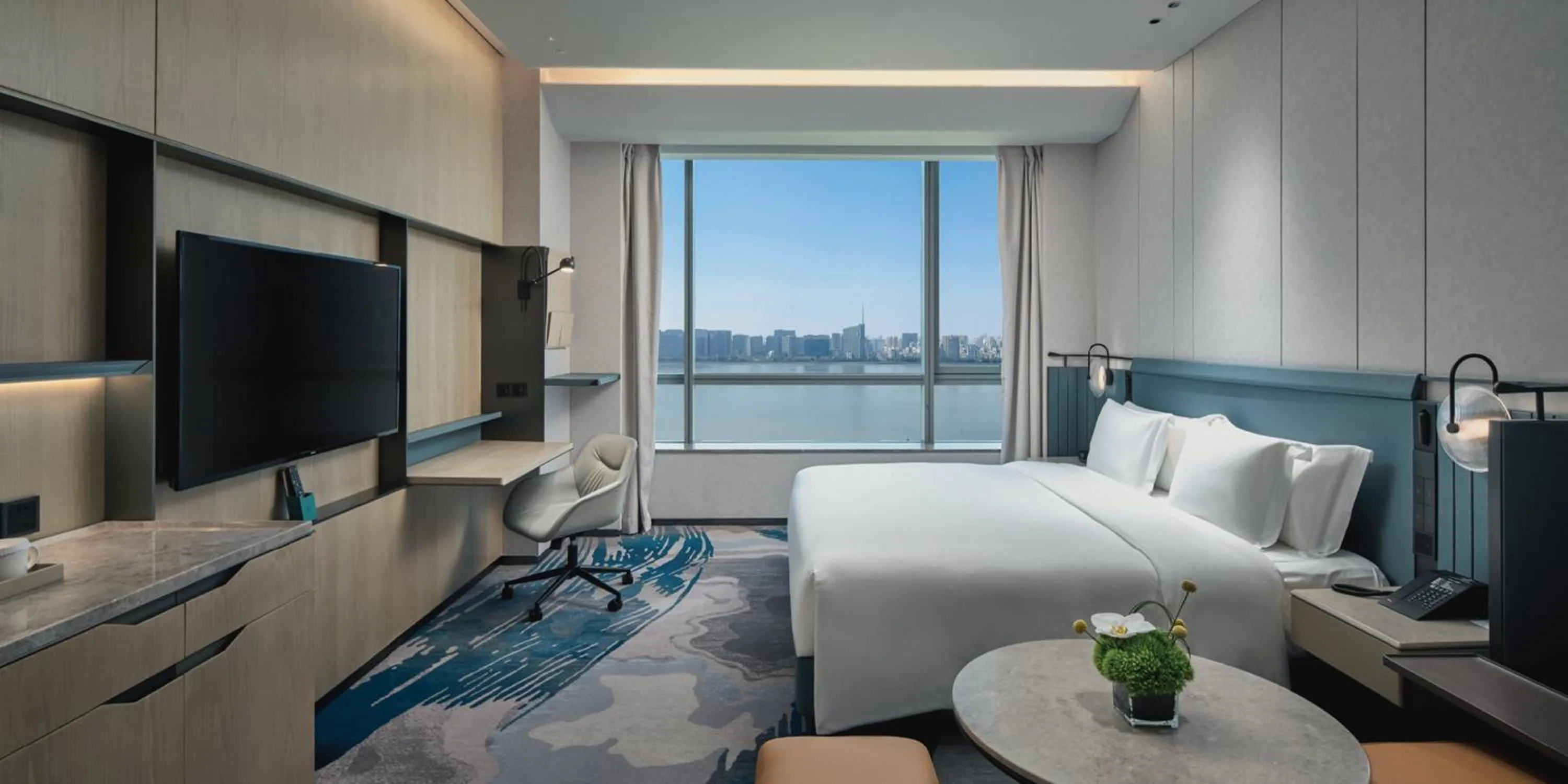 Photo of the whole room, Bed in Crowne Plaza Hangzhou Riverside by IHG