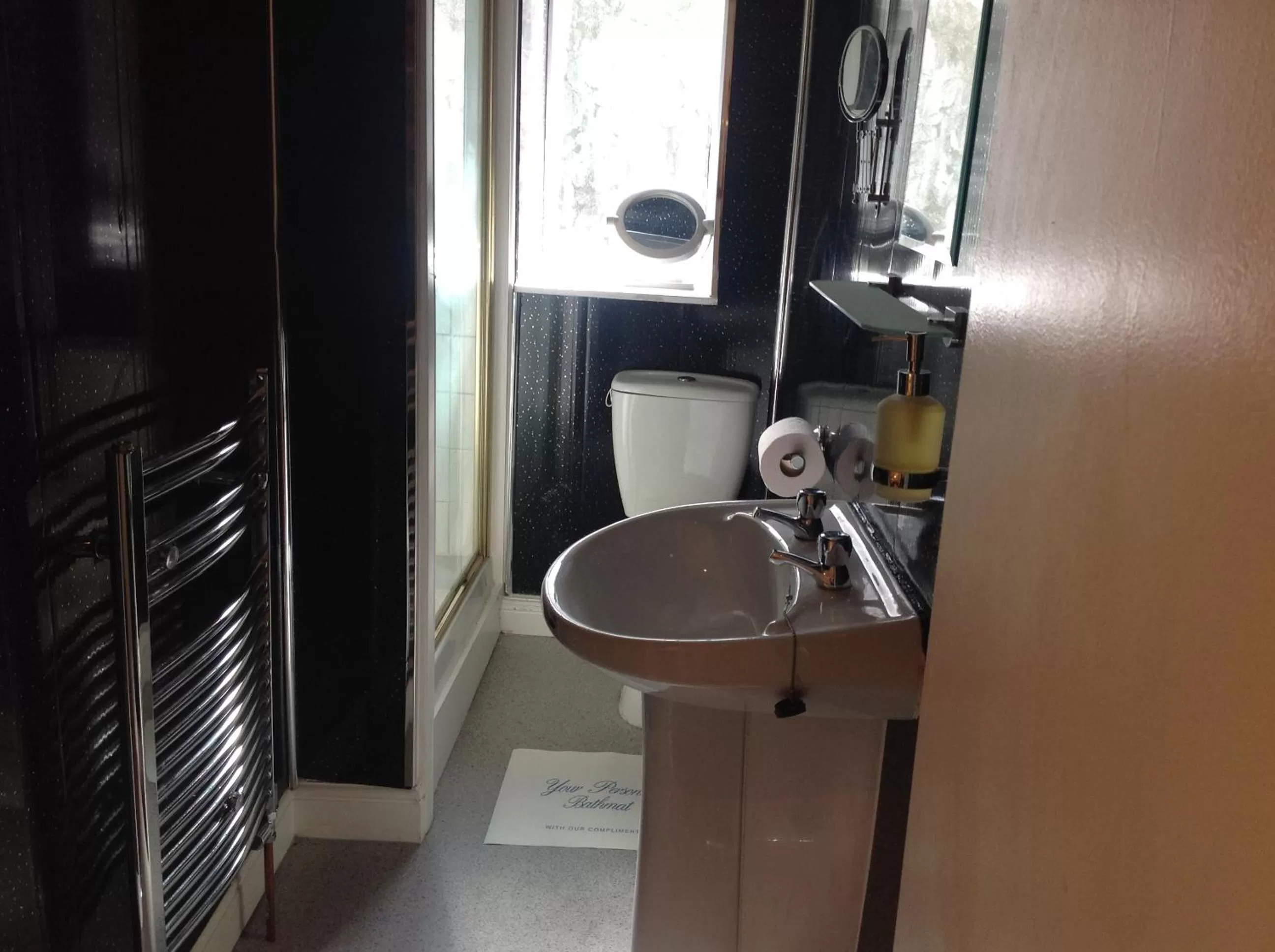 Budget Double Room in Shears Inn