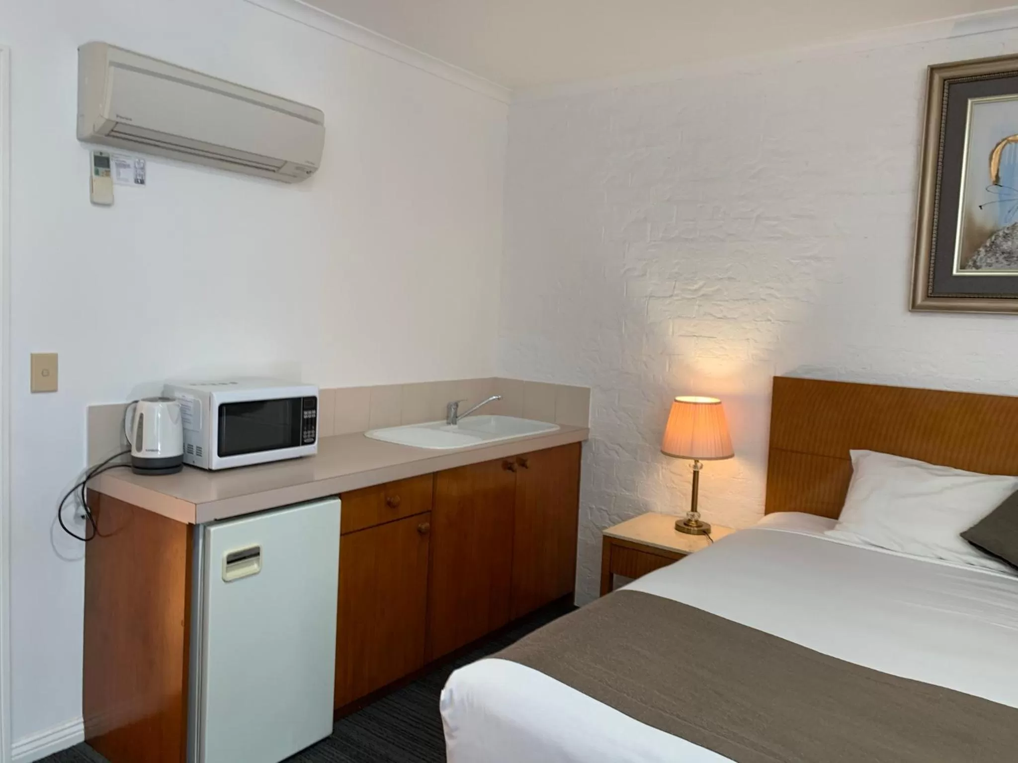 Coffee/tea facilities, Bed in Swaggers Motor Inn