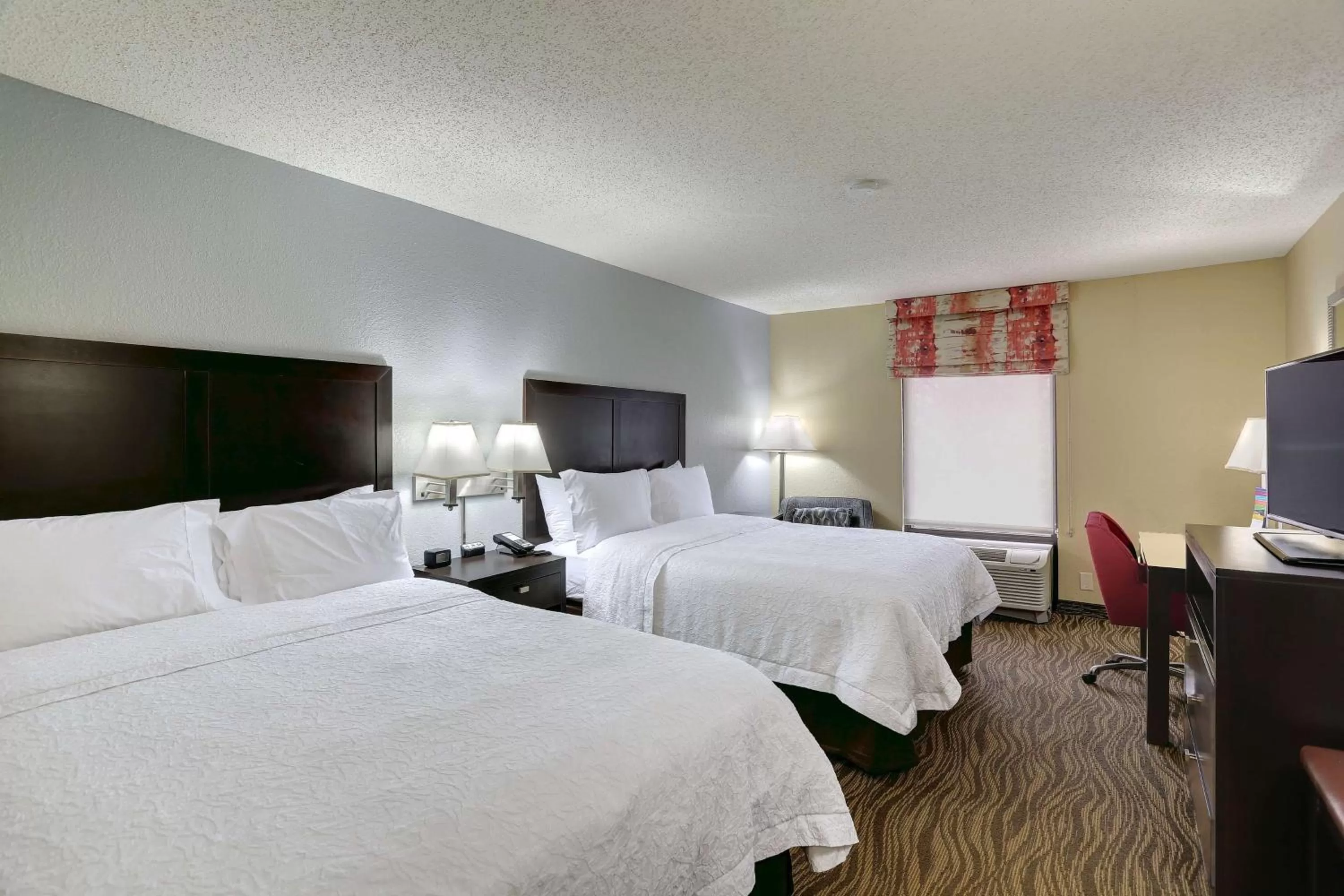 Bedroom, Bed in Hampton Inn Nashville-I-24 Hickory Hollow