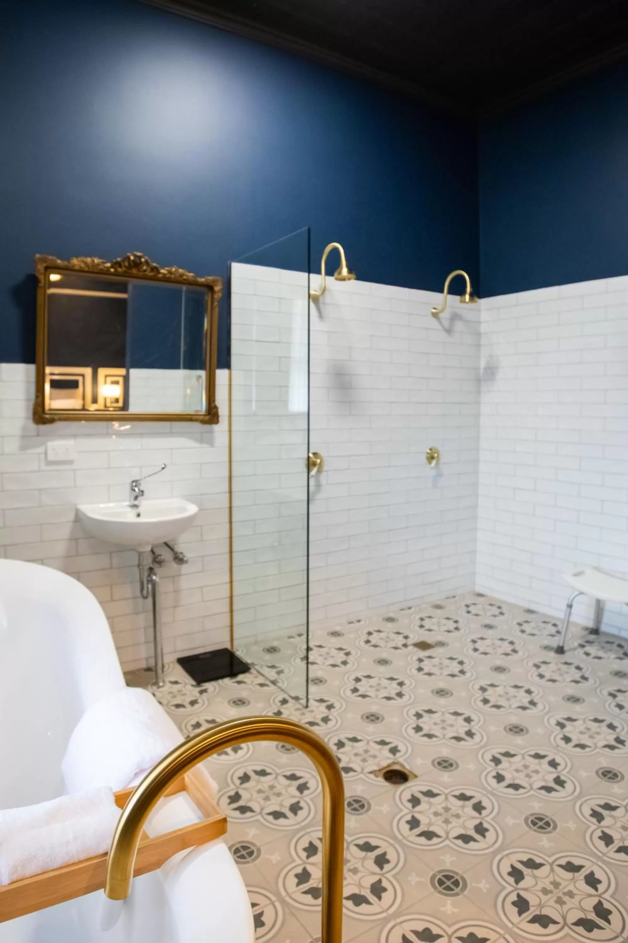 Bath in Hotel Australasia