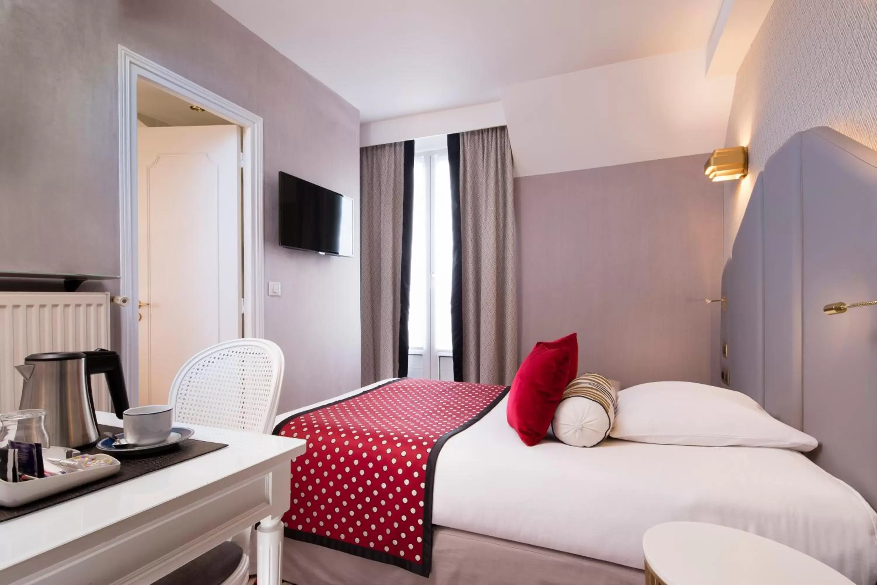 Single Room - single occupancy in Hôtel Victor Hugo Paris Kléber Single Room - single occupancy in Hôtel Victor Hugo Paris Kléber